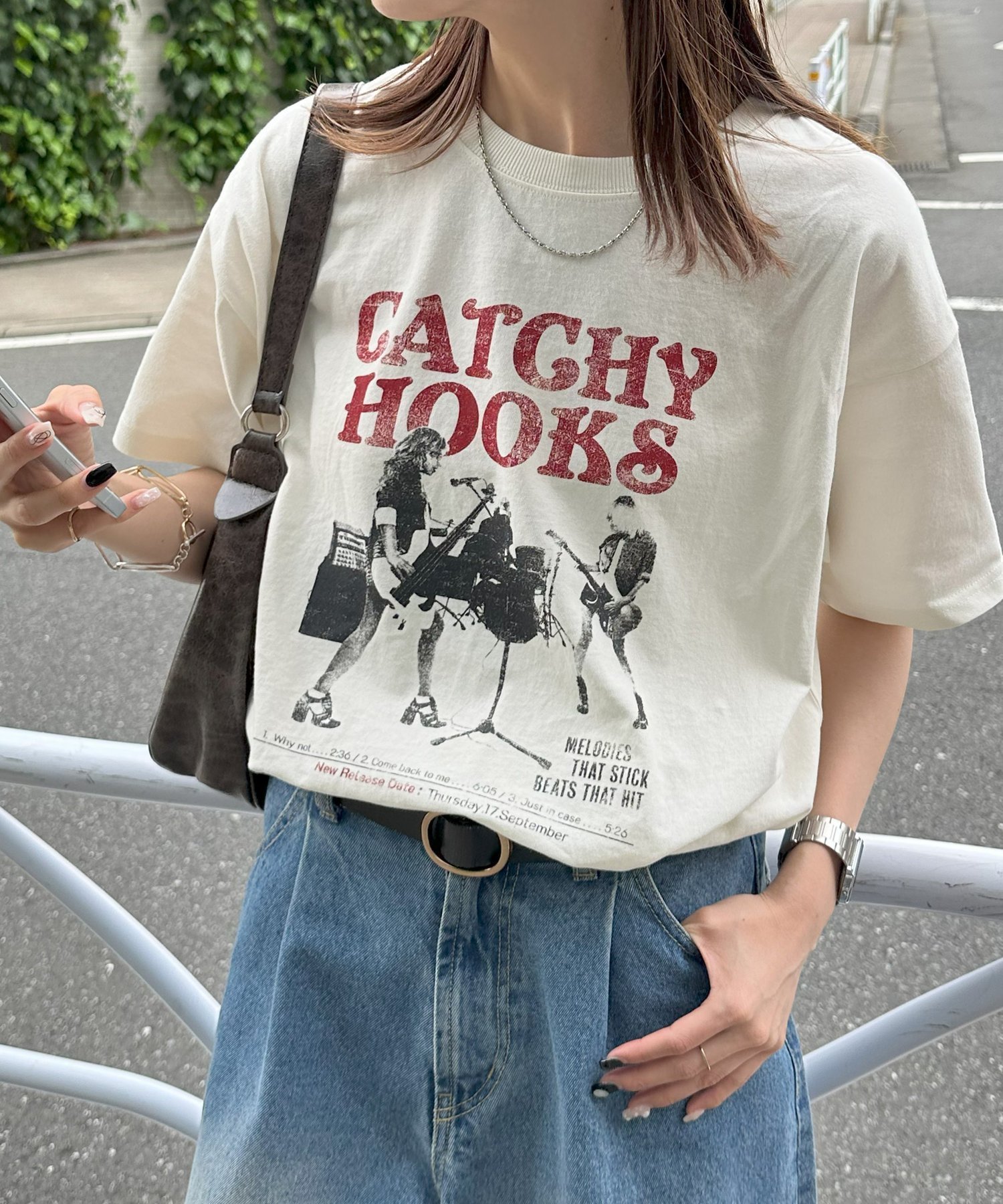【ディスコート/Discoat】の【ユニセックス】ヴィンテージロックTシャツ インテリア・キッズ・メンズ・レディースファッション・服の通販 founy(ファニー) 　ファッション　Fashion　レディースファッション　WOMEN　トップス・カットソー　Tops/Tshirt　シャツ/ブラウス　Shirts/Blouses　ロング / Tシャツ　T-Shirts　コンパクト　Compact　フロント　Front　プリント　Print　ヴィンテージ　Vintage　オフホワイト|ID: prp329100004563445 ipo3291000000032270624