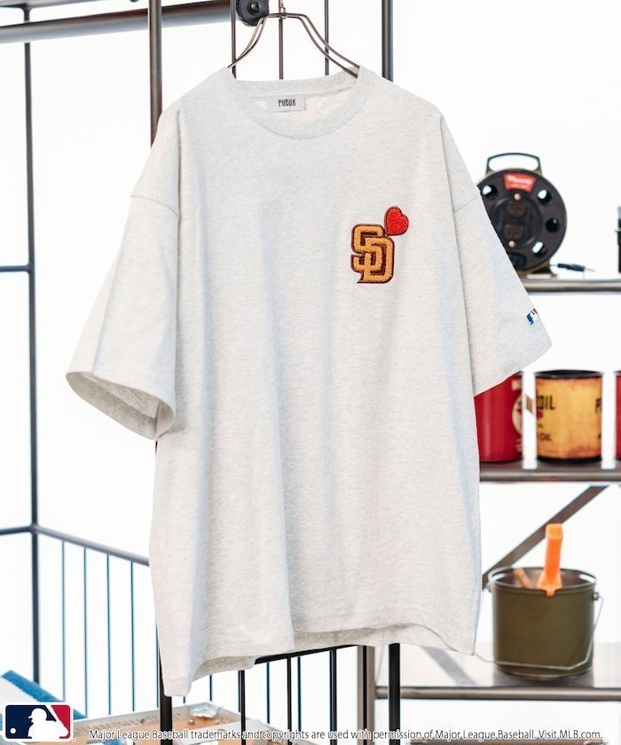 【フリークスストア/FREAK'S STORE】の別注 MLB ハートロゴ相良刺繍Tシャツ/ユニセックス【限定展開】 25SS インテリア・キッズ・メンズ・レディースファッション・服の通販 founy(ファニー) 　ファッション　Fashion　レディースファッション　WOMEN　トップス・カットソー　Tops/Tshirt　シャツ/ブラウス　Shirts/Blouses　ロング / Tシャツ　T-Shirts　2025年　2025　2025春夏・S/S　Ss,Spring/Summer,2025　シンプル　Simple　フロント　Front　別注　Special Order　夏　Summer　S/S・春夏　Ss・Spring/Summer　グレー|ID: prp329100004563454 ipo3291000000032270743