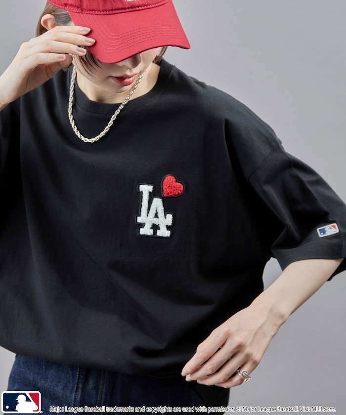 【フリークスストア/FREAK'S STORE】の別注 MLB ハートロゴ相良刺繍Tシャツ/ユニセックス【限定展開】 25SS インテリア・キッズ・メンズ・レディースファッション・服の通販 founy(ファニー) 　ファッション　Fashion　レディースファッション　WOMEN　トップス・カットソー　Tops/Tshirt　シャツ/ブラウス　Shirts/Blouses　ロング / Tシャツ　T-Shirts　2025年　2025　2025春夏・S/S　Ss,Spring/Summer,2025　シンプル　Simple　フロント　Front　別注　Special Order　夏　Summer　S/S・春夏　Ss・Spring/Summer　ブラック|ID: prp329100004563454 ipo3291000000032270744