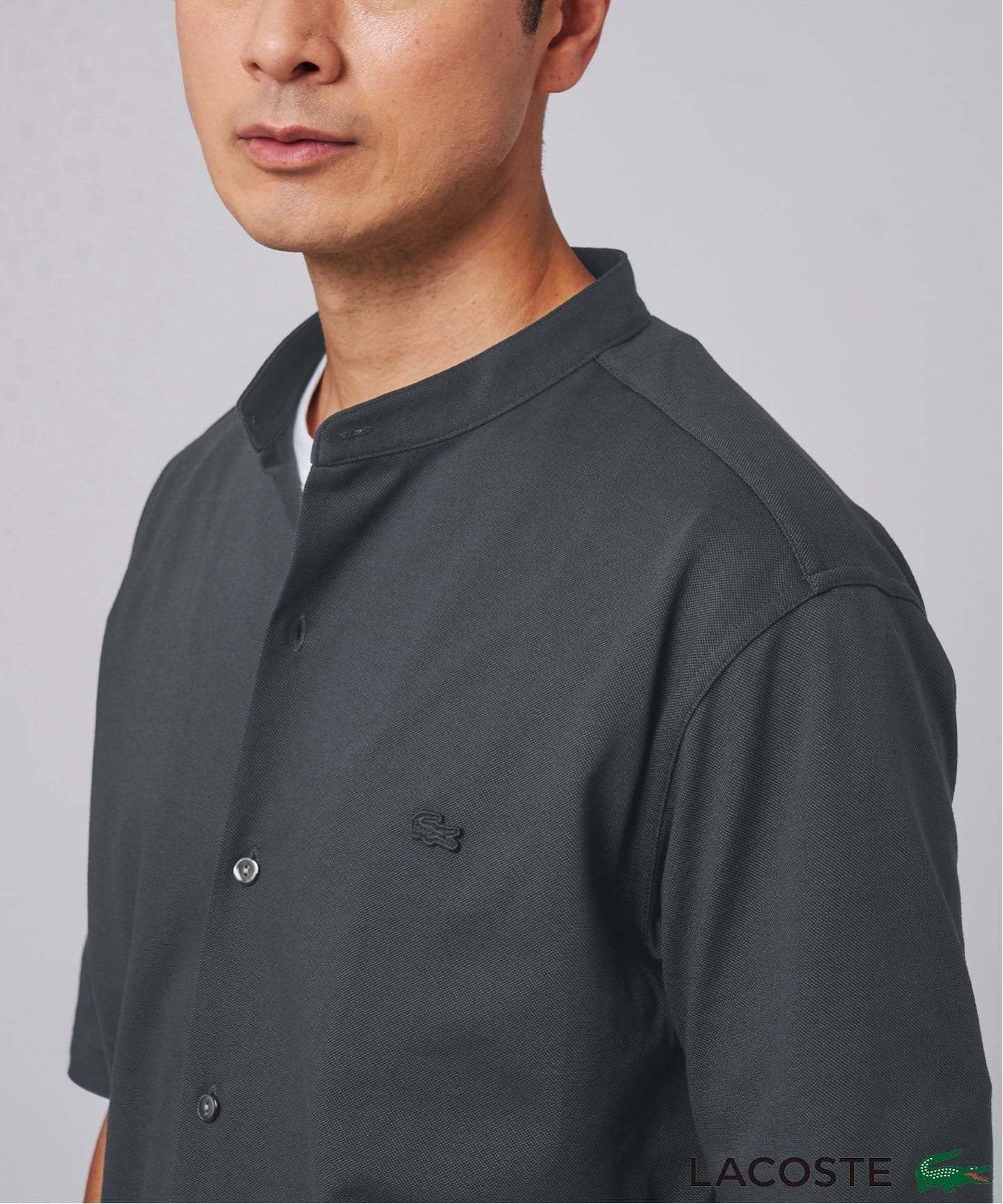 【エディフィス/EDIFICE / MEN】の吸水速乾 高通気 LACOSTE (ラコステ) 別注 バンドカラー フルオープン ポロシャツ インテリア・キッズ・メンズ・レディースファッション・服の通販 founy(ファニー) 　ファッション　Fashion　メンズファッション　Fashion for Men　クラシック　Classic, Timeless Style　ファブリック　Fabric, Textile　ポロシャツ　Polo Shirt, Collared Tee　人気　Popular, Best Seller　ビジネス 仕事 通勤　Business / Work / Commuting　別注　Limited Edition, Custom Order　吸水　Absorbent, Quick-Dry　夏　Summer　鹿の子　Piqué, Kanoko Fabric　グレー|ID: prp329100004563490 ipo3291000000032987647