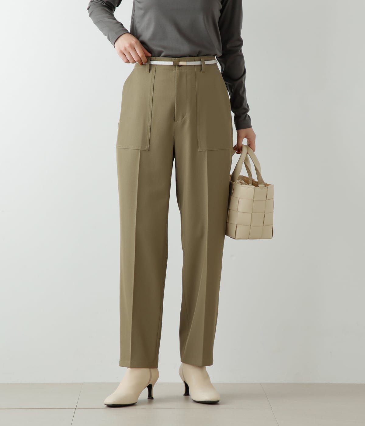 【ニューヨーカー/NEWYORKER】のストレッチカルゼ ベイカーパンツ インテリア・キッズ・メンズ・レディースファッション・服の通販 founy(ファニー) 　ファッション　Fashion　レディースファッション　WOMEN　パンツ　Pants　カットソー　Cut And Sew　シンプル　Simple　ストレッチ　Stretch　ストレート　Straight　センター　Center　タートルネック　Turtleneck　パッチ　Patch　フラップ　Flap　フロント　Front　ベーシック　Basic　ポケット　Pocket　リラックス　Relax　A/W・秋冬　Aw・Autumn/Winter・Fw・Fall-Winter　エレガント 上品　Elegant　ビジネス 仕事 通勤　Business　カーキグリーン|ID: prp329100004564045 ipo3291000000032275685
