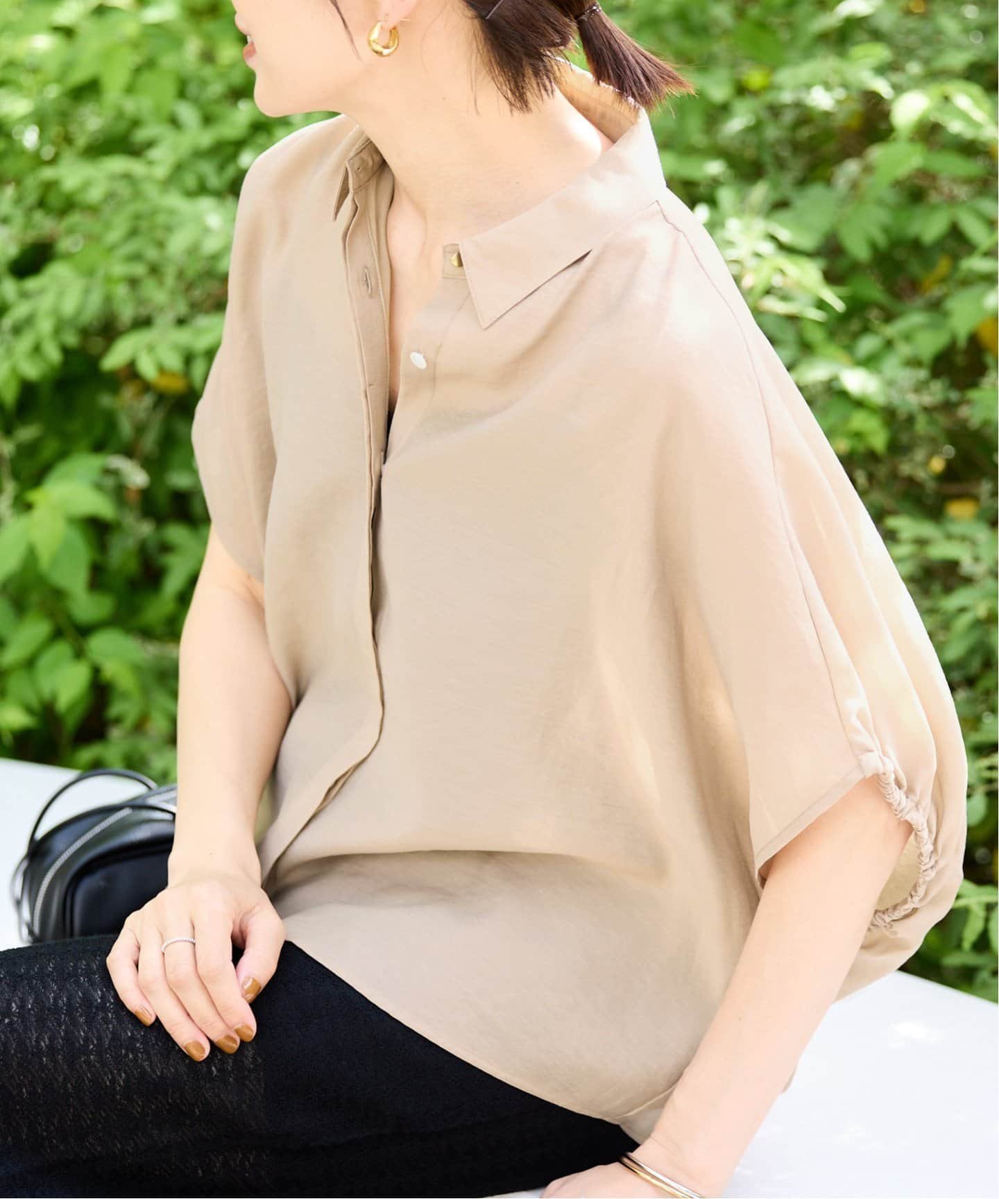 【イエナ/IENA】のリネン混エリツキブラウス インテリア・キッズ・メンズ・レディースファッション・服の通販 founy(ファニー) 　ファッション　Fashion　レディースファッション　WOMEN　トップス・カットソー　Tops/Tshirt　シャツ/ブラウス　Shirts/Blouses　2025年　2025　2025春夏・S/S　Ss,Spring/Summer,2025　ギャザー　Gather　ボトム　Bottom　リネン　Linen　エレガント 上品　Elegant　ベージュ|ID: prp329100004564120 ipo3291000000032312928