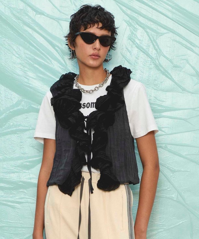 【メゾンスペシャル/MAISON SPECIAL】のWasher Ruffle Tops インテリア・キッズ・メンズ・レディースファッション・服の通販 founy(ファニー) https://founy.com/ ファッション Fashion レディースファッション Fashion for Women トップス・カットソー Cut & Sew Tops ラッフルトップス・フリルブラウス Ruffle Tops / Frilled Blouses タンク Tank Top, Sleeveless Top バランス Balance, Style Balance フリル Frill, Ruffle ワッシャー Washer, Crinkled Finish 夏 Summer |ID: prp329100004564132 ipo3291000000032723111