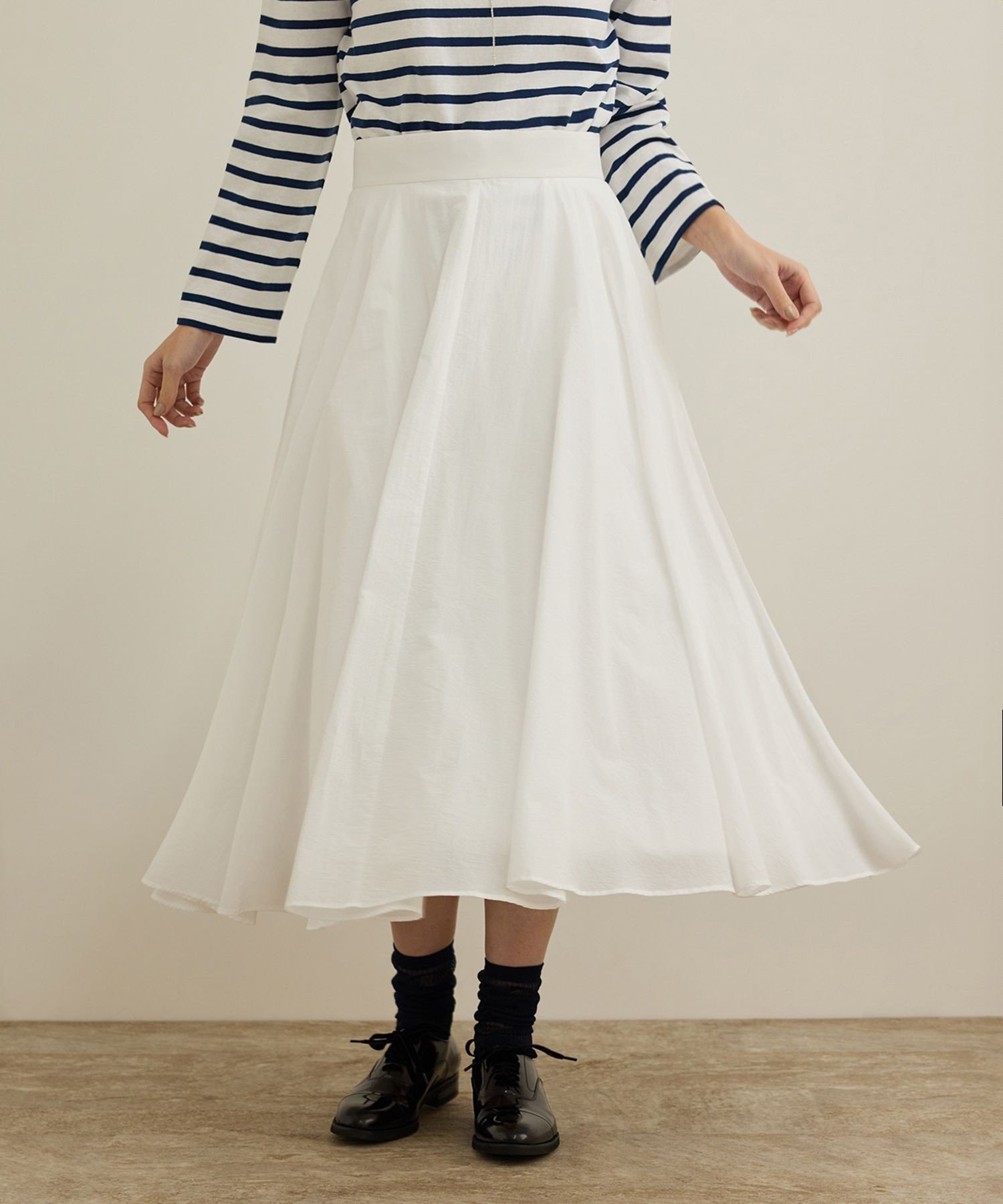 【ロペ/ROPE'】のナイロンコットンタフタサーキュラースカート/洗える インテリア・キッズ・メンズ・レディースファッション・服の通販 founy(ファニー) 　ファッション　Fashion　レディースファッション　WOMEN　スカート　Skirt　おすすめ　Recommend　ジャケット　Jacket　ツイード　Tweed　ドレープ　Drape　フィット　Fit　フレア　Flare　ベーシック　Basic　ポケット　Pocket　洗える　Washable　軽量　Lightweight　ホワイト(10)|ID: prp329100004564191 ipo3291000000032277229