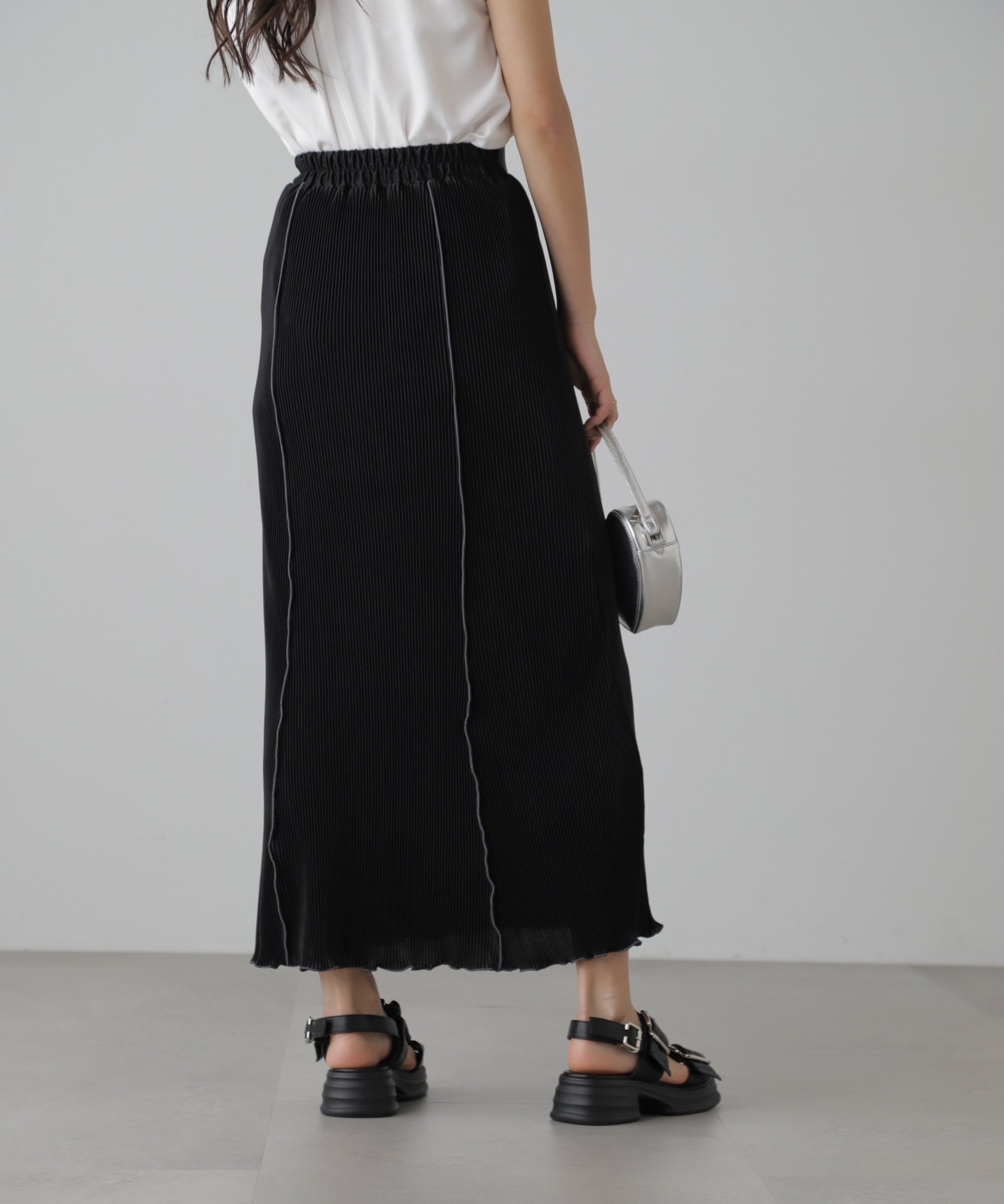 【フリーズマート/FREE'S MART】の配色メローカットソープリーツスカート インテリア・キッズ・メンズ・レディースファッション・服の通販 founy(ファニー) 　ファッション　Fashion　レディースファッション　WOMEN　スカート　Skirt　プリーツスカート　Pleated Skirts　コンパクト　Compact　サテン　Satin　バランス　Balance　プリーツ　Pleats　今季　This Season　ブラック|ID: prp329100004564268 ipo3291000000032380589
