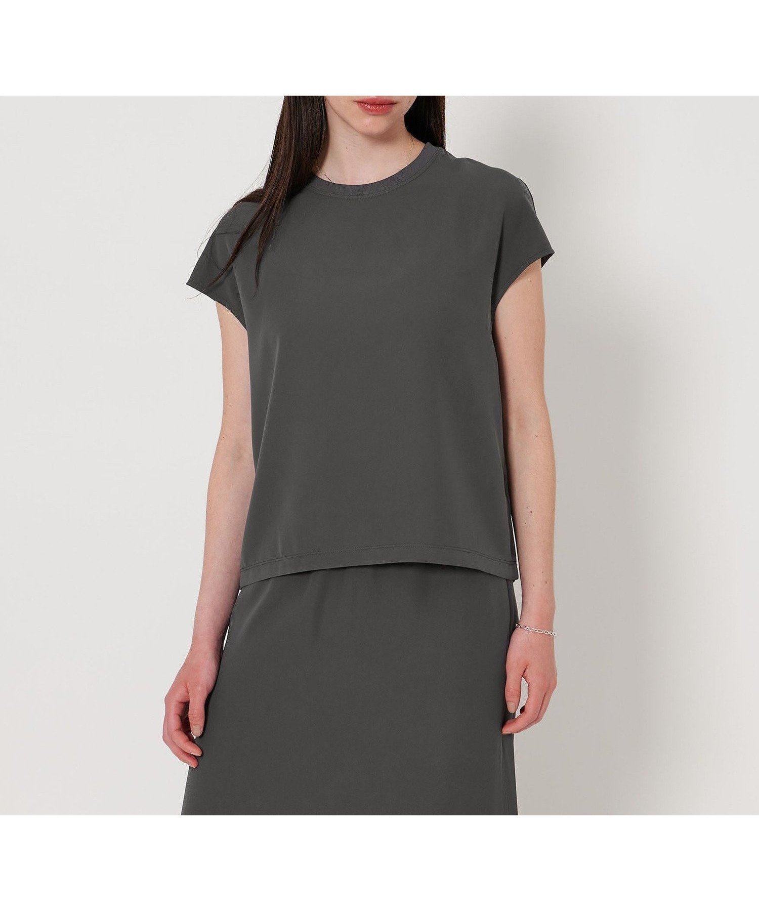 【ユナイテッドアローズ/UNITED ARROWS】のD.O UNITED ARROWS BY DAISUKE OBANA for WOMEN II+ FRENCH/SL CREW TEE/Tシャツ インテリア・キッズ・メンズ・レディースファッション・服の通販 founy(ファニー) 　ファッション　Fashion　レディースファッション　Fashion for Women　トップス・カットソー　Cut & Sew Tops　シャツ・ブラウス・オフィスカジュアル　Elegant Blouses & Button-Ups　ロングTシャツ・Tシャツ　Longline T-Shirts & Tees　インナー　Innerwear　エレガント 上品　Elegant　コレクション　Collection, Seasonal Line　コンパクト　Compact, Small Size　サテン　Satin, Glossy Fabric　ジャケット　Jacket, Outerwear　スリーブ　Sleeve, Long Sleeve / Short Sleeve　セットアップ　Set-Up, Coordinated Outfit　ドレープ　Drape, Draping Fabric　定番　Standard, Basic Item　フラット　Flat, Flat Shoes　フレンチ　French, French Style　ルーズ　Loose, Oversized　ワイド　Wide, Wide Fit　おすすめ　Recommended / Our Picks　MD.GRAY|ID: prp329100004564277 ipo3291000000033364511