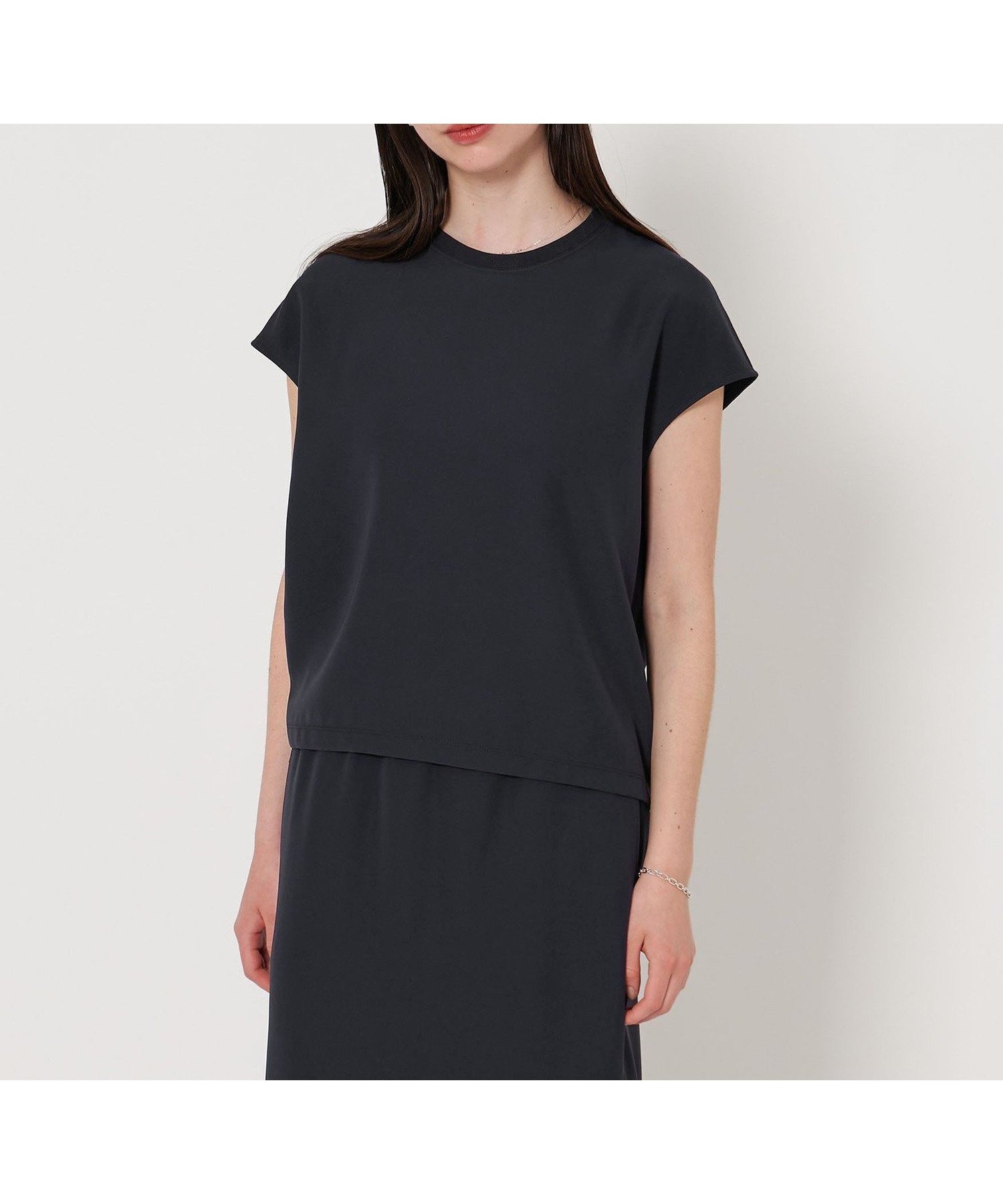【ユナイテッドアローズ/UNITED ARROWS】のD.O UNITED ARROWS BY DAISUKE OBANA for WOMEN II+ FRENCH/SL CREW TEE/Tシャツ インテリア・キッズ・メンズ・レディースファッション・服の通販 founy(ファニー) 　ファッション　Fashion　レディースファッション　Fashion for Women　トップス・カットソー　Cut & Sew Tops　シャツ・ブラウス・オフィスカジュアル　Elegant Blouses & Button-Ups　ロングTシャツ・Tシャツ　Longline T-Shirts & Tees　インナー　Innerwear　エレガント 上品　Elegant　コレクション　Collection, Seasonal Line　コンパクト　Compact, Small Size　サテン　Satin, Glossy Fabric　ジャケット　Jacket, Outerwear　スリーブ　Sleeve, Long Sleeve / Short Sleeve　セットアップ　Set-Up, Coordinated Outfit　ドレープ　Drape, Draping Fabric　定番　Standard, Basic Item　フラット　Flat, Flat Shoes　フレンチ　French, French Style　ルーズ　Loose, Oversized　ワイド　Wide, Wide Fit　おすすめ　Recommended / Our Picks　NAVY|ID: prp329100004564277 ipo3291000000033364515