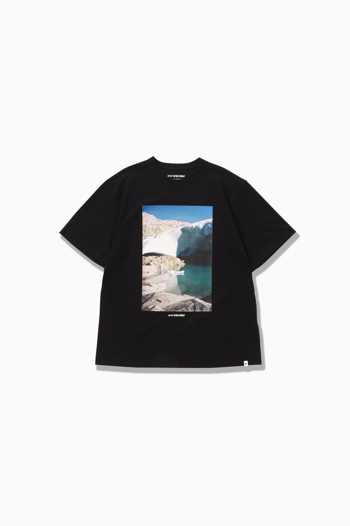 【アンドワンダー/and wander】のgracier printed SS T インテリア・キッズ・メンズ・レディースファッション・服の通販 founy(ファニー) https://founy.com/ ファッション Fashion レディースファッション Ladies' Fashion Online フロント Front プリント Print 雑誌 Magazine |ID: prp329100004564529 ipo3291000000032699224