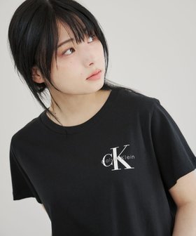【カルバンクライン/Calvin Klein】のCalvin Klein Jeans/【公式ショップ】 カルバンクライン モノロゴ クロップド Tシャツ Calvin Klein Jeans 47AB806 人気、トレンドファッション・服の通販 founy(ファニー) ファッション Fashion レディースファッション Ladies' Fashion Online トップス・カットソー Tops/Tshirt シャツ/ブラウス Shirts/Blouses ロング / Tシャツ T-Shirts クロップド Cropped ショート Short シンプル Simple スリーブ Sleeve ワイド Wide |ID:prp329100004564644
