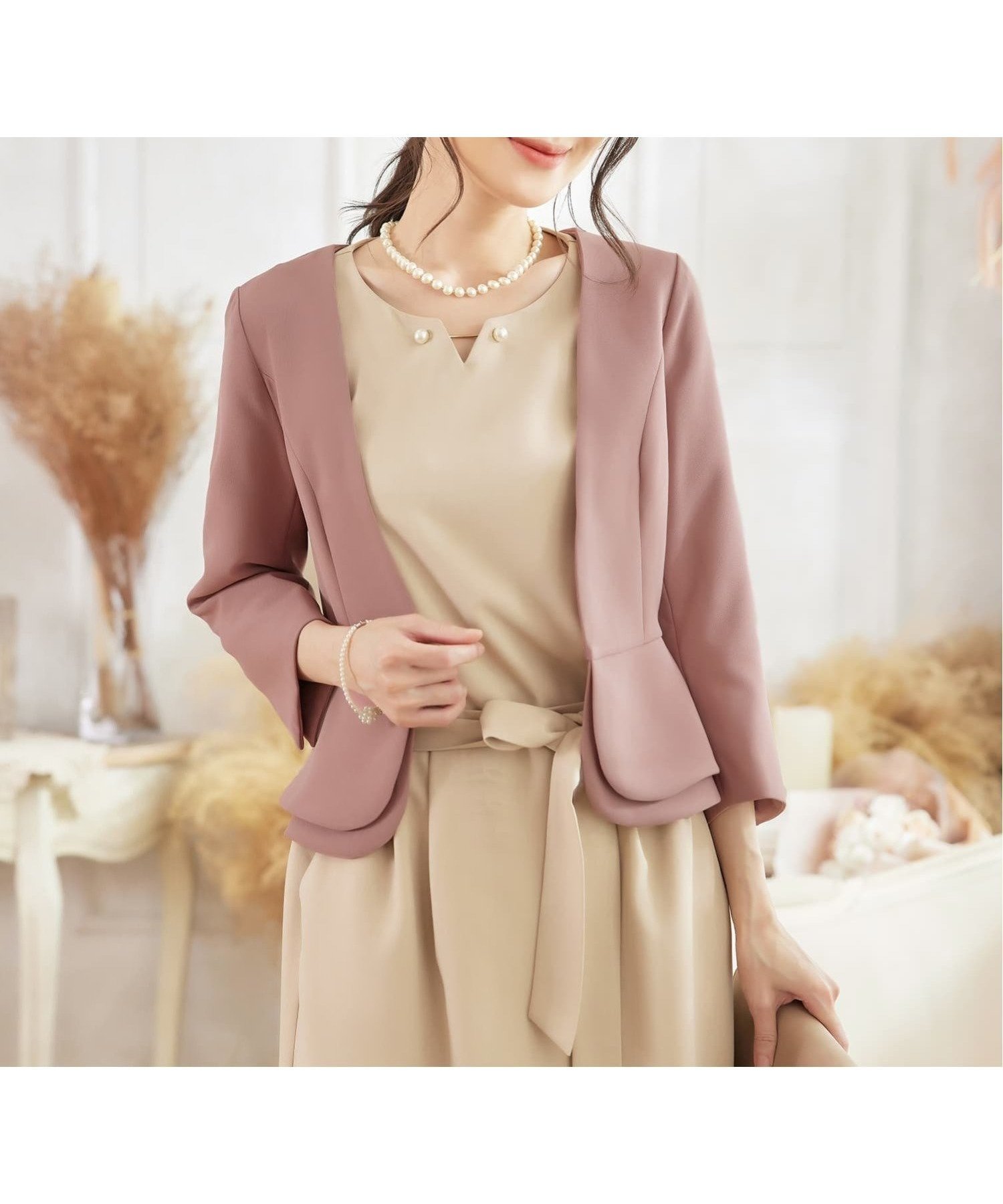 【ドレス/DRESS+】のぺプラジャケット風パーティーボレロ インテリア・キッズ・メンズ・レディースファッション・服の通販 founy(ファニー) 　ファッション　Fashion　レディースファッション　Ladies' Fashion Online　アウター　Coat Outerwear　ジャケット　Jackets　ボレロ　Bolero jackets　スリット　Slit　トレンド　Trend　ペプラム　Peplum　ボレロ　Bolero　おすすめ　Recommend　入学式　Entrance Ceremony　卒業式　Graduation Ceremony　結婚式　Wedding Ceremony　ビジネス 仕事 通勤　Business　コーラルピンク|ID: prp329100004565175 ipo3291000000032610376