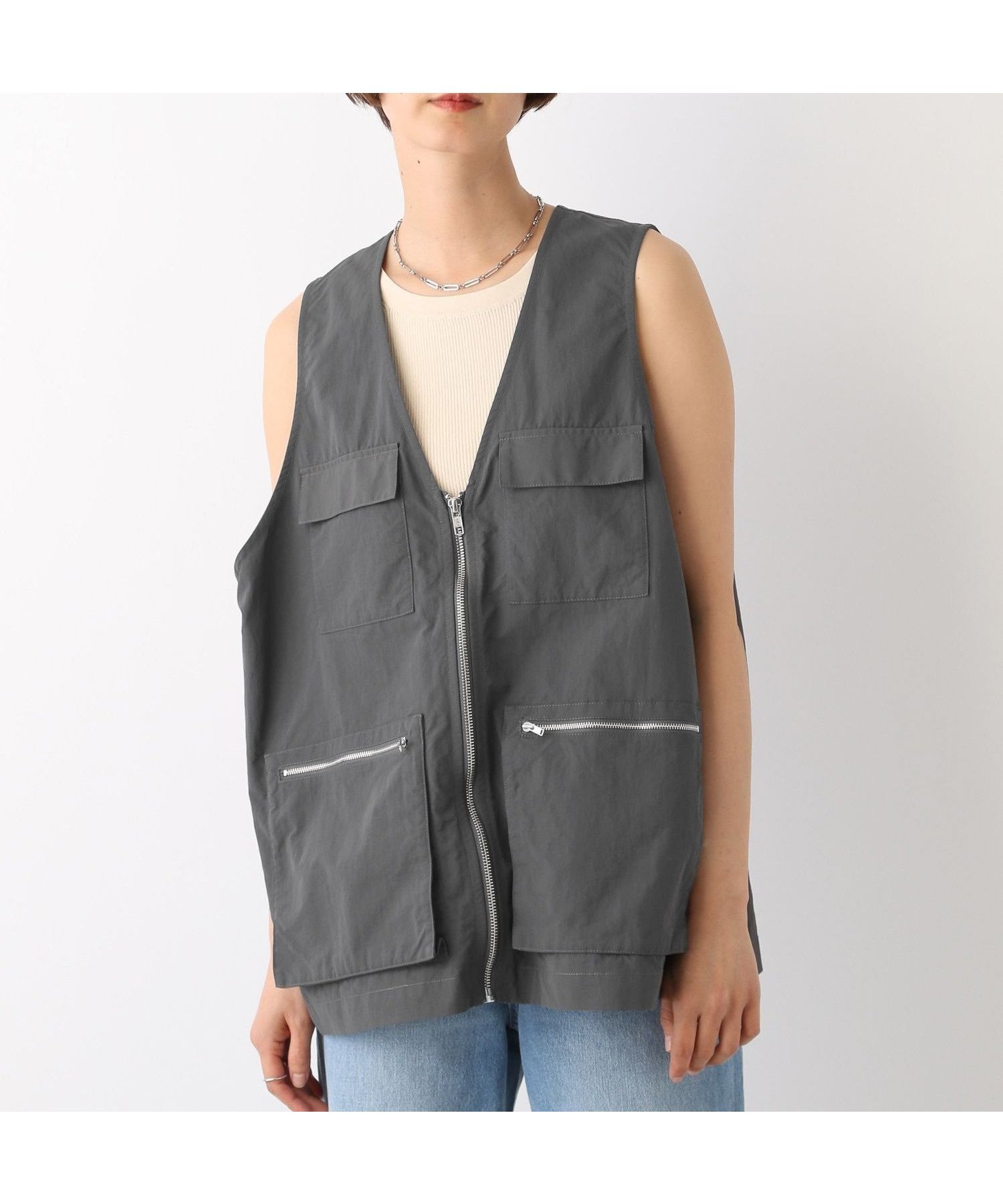 【レプシィム ローリーズファーム/LEPSIM LOWRYS FARM】のナイロンポケットベスト インテリア・キッズ・メンズ・レディースファッション・服の通販 founy(ファニー) 　ファッション　Fashion　レディースファッション　WOMEN　アウター　Coat Outerwear　トップス・カットソー　Tops/Tshirt　ベスト/ジレ　Gilets/Vests　おすすめ　Recommend　インナー　Inner　ノースリーブ　No Sleeve　ベスト　Vest　ポケット　Pocket　夏　Summer　チャコール18|ID: prp329100004565182 ipo3291000000032333259