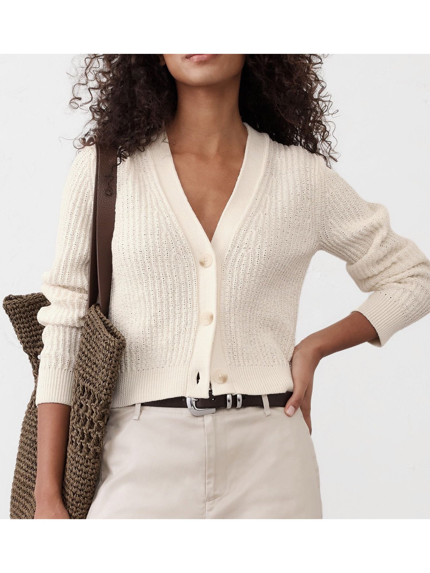 【バナナリパブリック ファクトリーストア/BANANA REPUBLIC FACTORY STORE】のBANANA REPUBLIC FACTORY STORE クロップドテクスチャードカーディガン インテリア・キッズ・メンズ・レディースファッション・服の通販 founy(ファニー) 　ファッション　Fashion　レディースファッション　WOMEN　トップス・カットソー　Tops/Tshirt　カーディガン　Cardigans　カーディガン　Cardigan　コンパクト　Compact　フロント　Front　羽織　Haori　SNOW_DAY|ID: prp329100004565259 ipo3291000000032285774