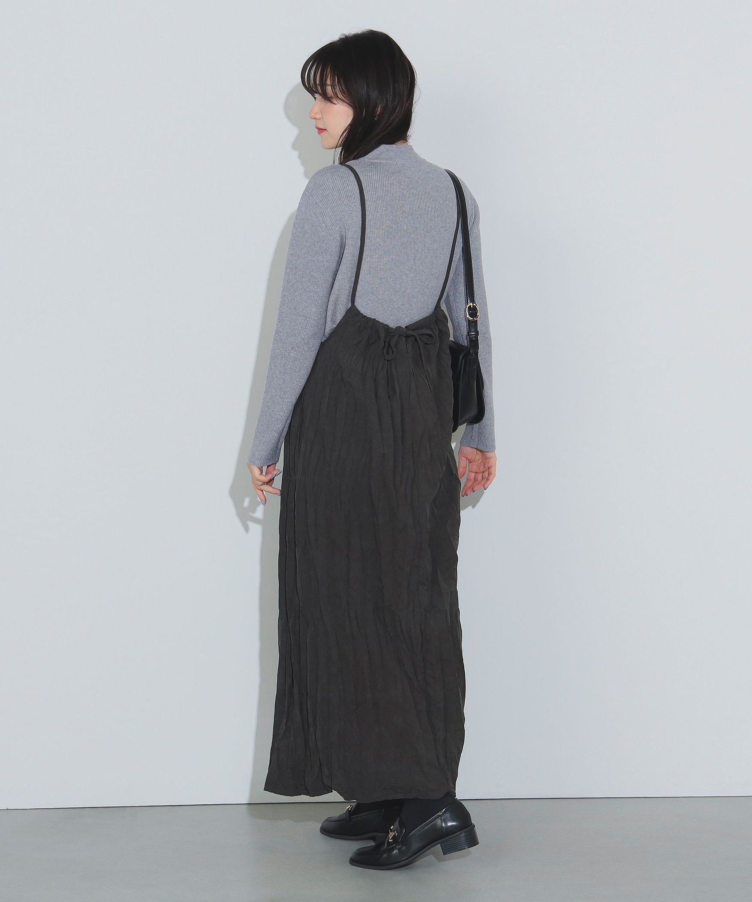 【その他のブランド/Other】のキャミクリンクルスカート * プルオーバーニット(セットアイテム) インテリア・キッズ・メンズ・レディースファッション・服の通販 founy(ファニー) 　ファッション　Fashion　レディースファッション　WOMEN　スカート　Skirt　ウェーブ　Wave　キャミ　Cami　コンパクト　Compact　ストレート　Straight　ハイネック　High Neck　フィット　Fit　ラップ　Wrap　リボン　Ribbon　ワッシャー　Washer　おすすめ　Recommend　GREY×CHARCOAL|ID: prp329100004565727 ipo3291000000032289497