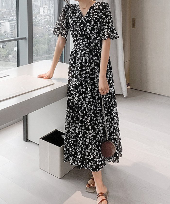【ミニミニストア/miniministore】の花柄ワンピース5分袖ティアードワンピース インテリア・キッズ・メンズ・レディースファッション・服の通販 founy(ファニー) https://founy.com/ ファッション Fashion レディースファッション WOMEN ワンピース Dress イエロー Yellow エレガント 上品 Elegant オレンジ Orange ティアードワンピース Tiered Dress フレア Flare リゾート Resort ローズ Rose 夏 Summer |ID: prp329100004565861 ipo3291000000032290180