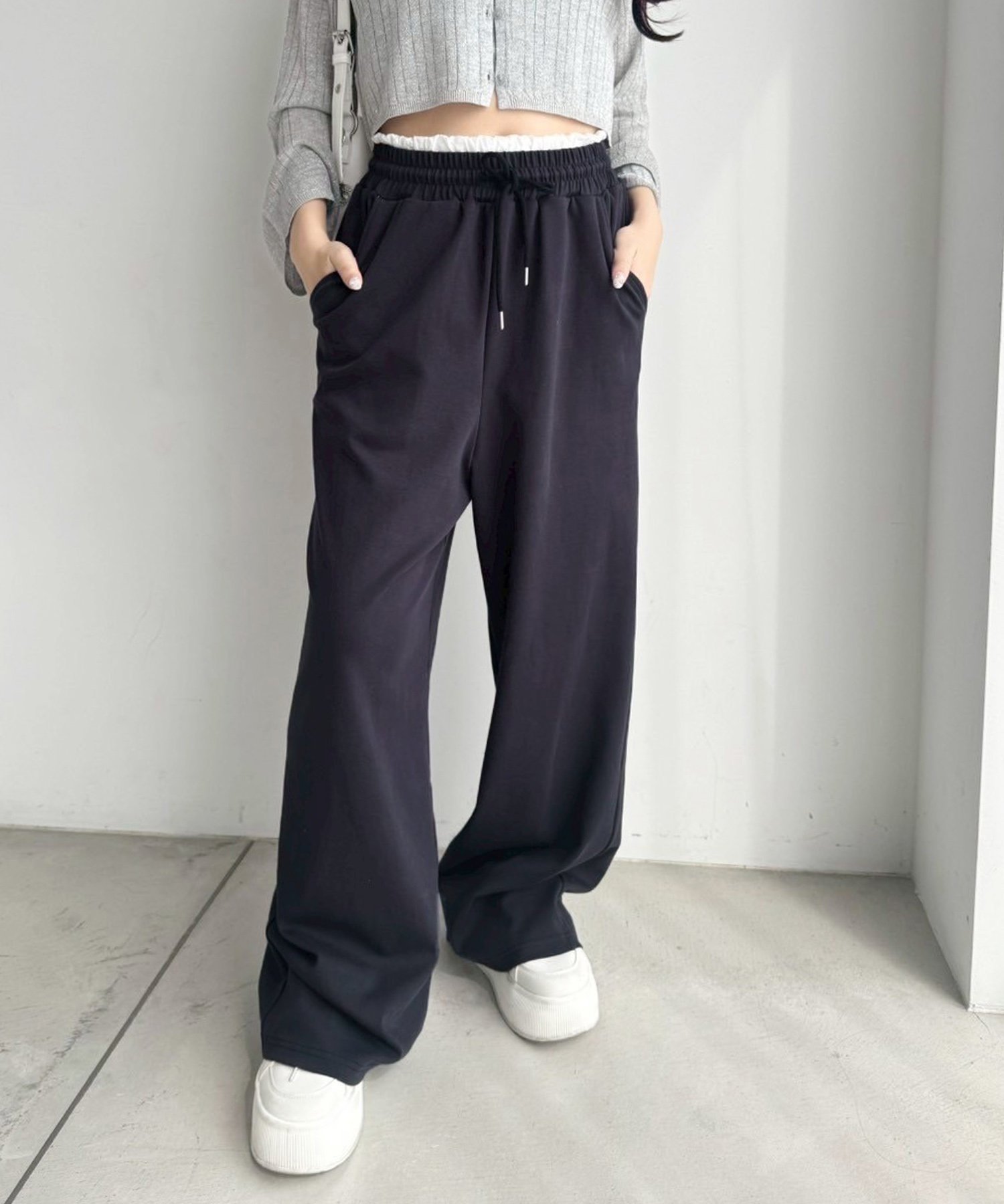 【ナイスクラップ/NICE CLAUP】の【セットアップ対応】ウエストフリルカットパンツ インテリア・キッズ・メンズ・レディースファッション・服の通販 founy(ファニー) 　ファッション　Fashion　レディースファッション　WOMEN　セットアップ　Setup　パンツ　Pants　2025年　2025　2025春夏・S/S　Ss,Spring/Summer,2025　おすすめ　Recommend　クロップド　Cropped　コンパクト　Compact　サンダル　Sandals　シンプル　Simple　スウェット　Sweat　スニーカー　Sneakers　セットアップ　Set Up　タンク　Tank　バランス　Balance　フェミニン　Feminine　リラックス　Relax　レース　Race　ワイド　Wide　夏　Summer　楽ちん　Easy　ネイビー|ID: prp329100004565862 ipo3291000000032290193