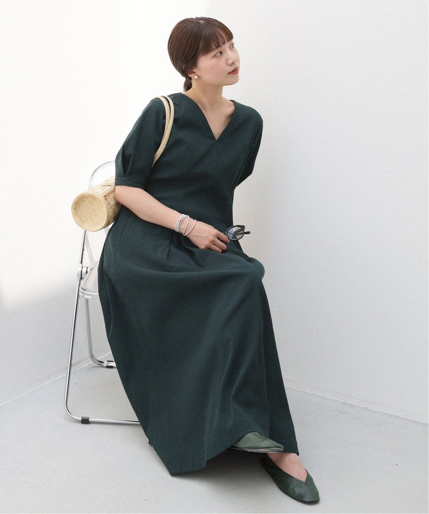 【イエナ/IENA】のB. サッカーVネックワンピース インテリア・キッズ・メンズ・レディースファッション・服の通販 founy(ファニー) 　ファッション　Fashion　レディースファッション　WOMEN　ワンピース　Dress　2025年　2025　2025春夏・S/S　Ss,Spring/Summer,2025　サッカー　Soccer　グリーン|ID: prp329100004565880 ipo3291000000032290295