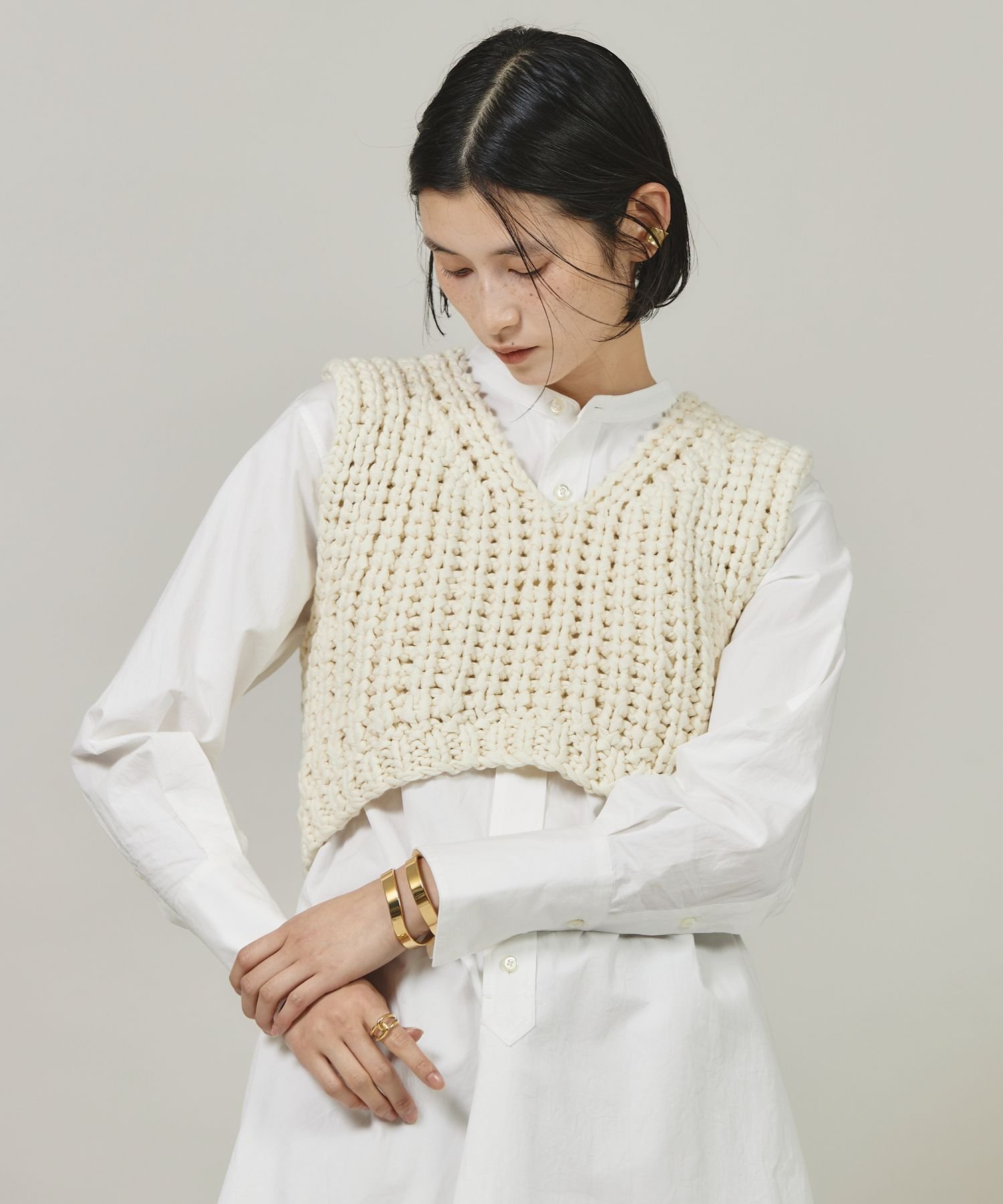 【カレンソロジー/Curensology】のローゲージハンドニットベスト インテリア・キッズ・メンズ・レディースファッション・服の通販 founy(ファニー) 　ファッション　Fashion　レディースファッション　Fashion for Women　アウター　Coat / Outerwear Collection　トップス・カットソー　Cut & Sew Tops　ニット　Knit Tops & Sweaters　ベスト&ジレ / 重ね着スタイル　Vests & Gilets　インナー　Innerwear　エレガント 上品　Elegant　ハンド　Hand, Handmade　ベスト　Vest, Waistcoat　春　Spring　畦　Ribbed Knit　ホワイト02|ID: prp329100004565897 ipo3291000000032700570