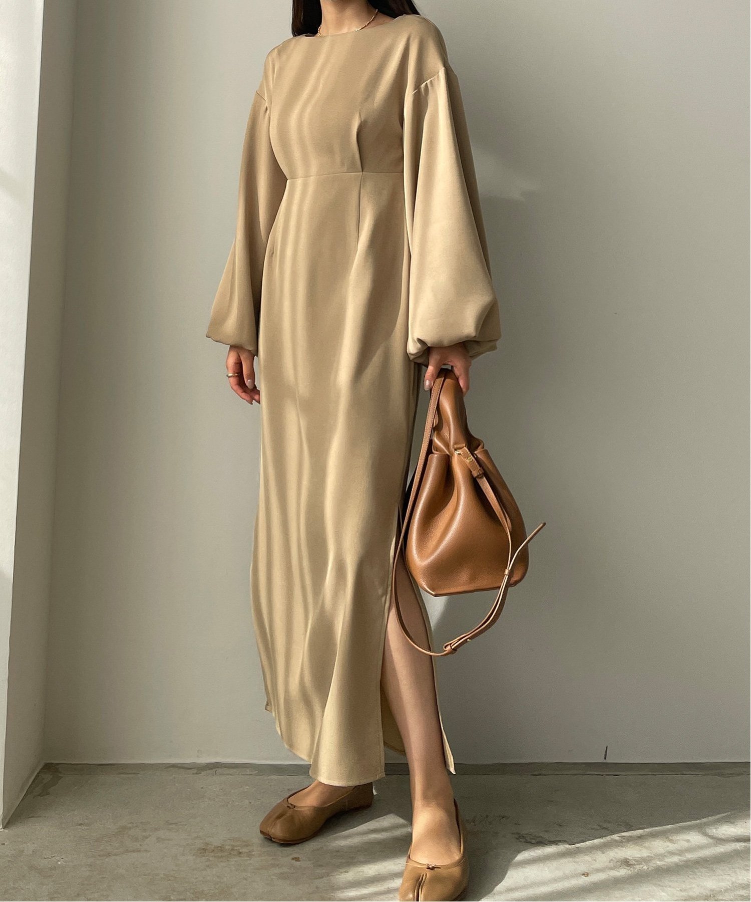 【ジュノア/JUNOAH】のパフスリーブIラインワンピース インテリア・キッズ・メンズ・レディースファッション・服の通販 founy(ファニー) 　ファッション　Fashion　レディースファッション　WOMEN　ワンピース　Dress　スリーブ　Sleeve　ベージュ|ID: prp329100004566033 ipo3291000000032291349