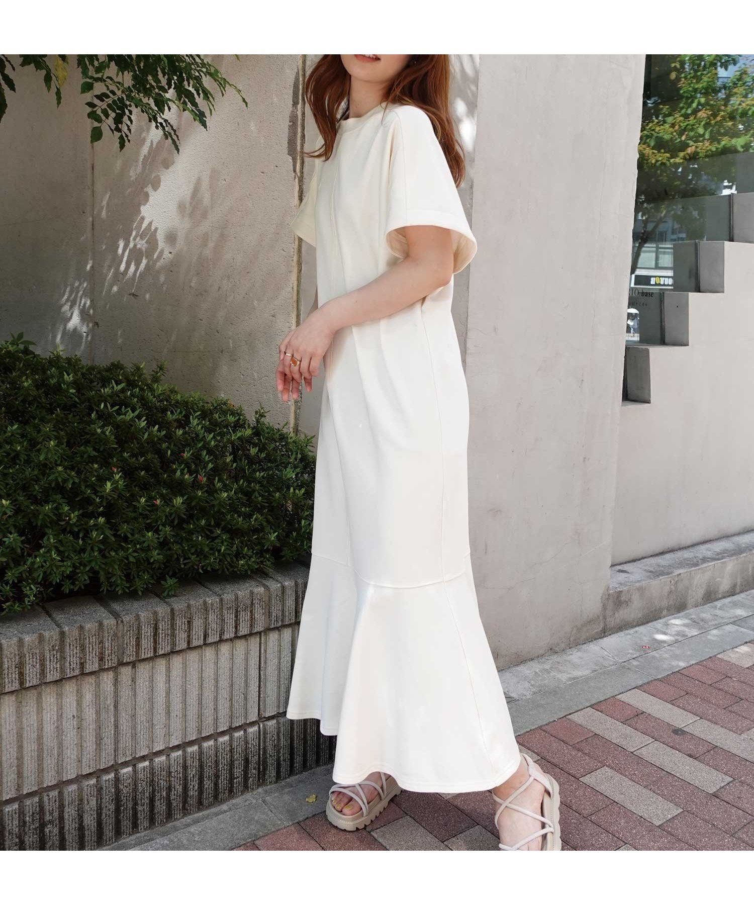 【コーナーズ/CORNERS】の袖スリット2wayマーメイドワンピース インテリア・キッズ・メンズ・レディースファッション・服の通販 founy(ファニー) 　ファッション　Fashion　レディースファッション　WOMEN　ワンピース　Dress　カットオフ　Cut Off　サンダル　Sandals　シンプル　Simple　スウェット　Sweat　スリット　Slit　スリーブ　Sleeve　フェミニン　Feminine　マーメイド　Mermaid　半袖　Short Sleeve　アイボリー|ID: prp329100004566038 ipo3291000000032291373