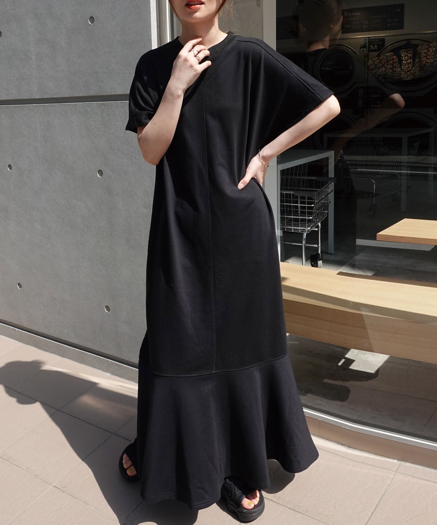 【コーナーズ/CORNERS】の袖スリット2wayマーメイドワンピース インテリア・キッズ・メンズ・レディースファッション・服の通販 founy(ファニー) 　ファッション　Fashion　レディースファッション　WOMEN　ワンピース　Dress　カットオフ　Cut Off　サンダル　Sandals　シンプル　Simple　スウェット　Sweat　スリット　Slit　スリーブ　Sleeve　フェミニン　Feminine　マーメイド　Mermaid　半袖　Short Sleeve　スミクロ|ID: prp329100004566038 ipo3291000000032291375