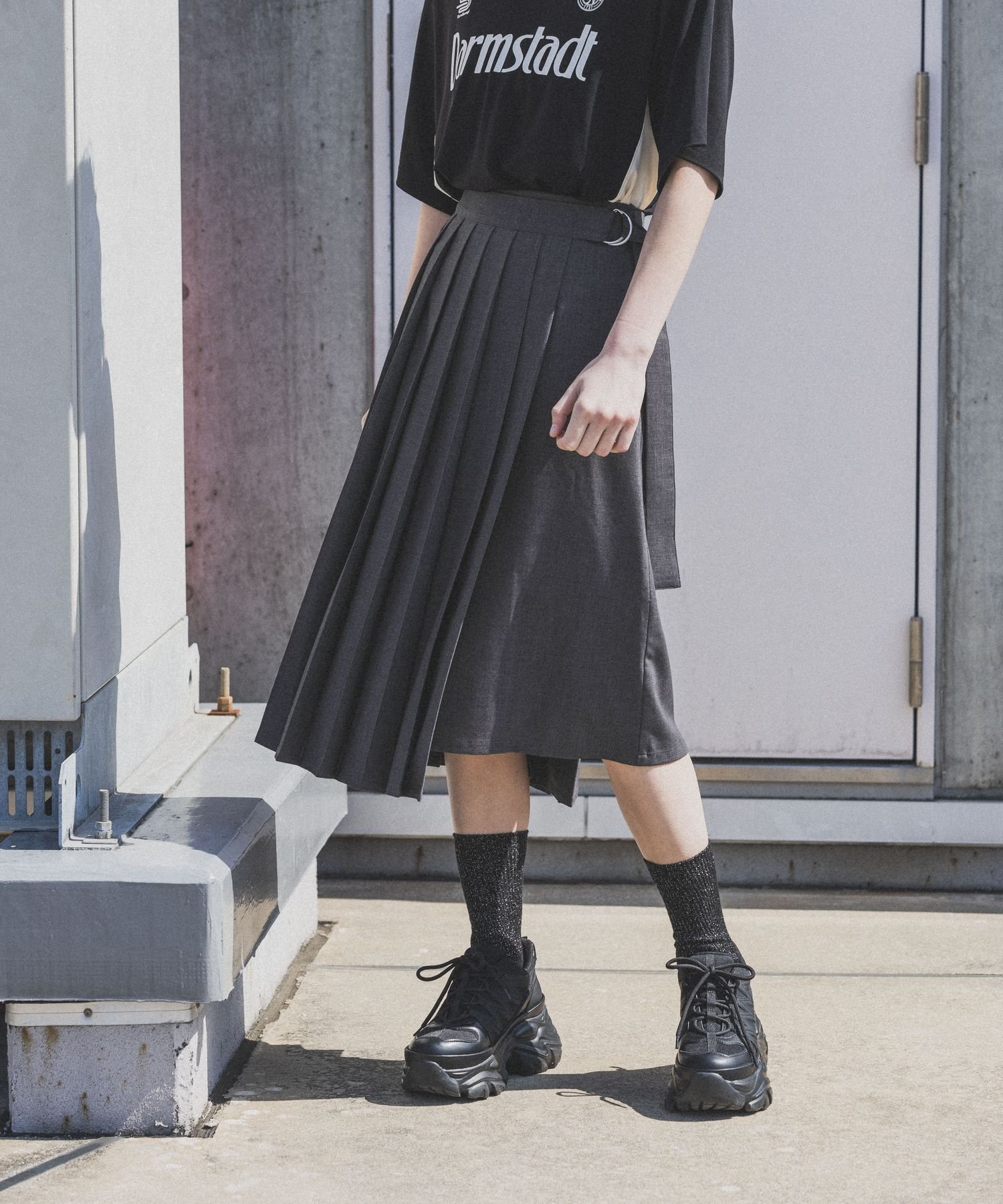 【ページボーイ/PAGEBOY】のプリーツミディスカート インテリア・キッズ・メンズ・レディースファッション・服の通販 founy(ファニー) 　ファッション　Fashion　レディースファッション　WOMEN　スカート　Skirt　アシンメトリー　Asymmetry　インナー　Inner　ショート　Short　ジャケット　Jacket　スラックス　Slacks　セットアップ　Set Up　プリーツ　Pleats　ラップ　Wrap　チャコール18|ID: prp329100004566051 ipo3291000000032291506
