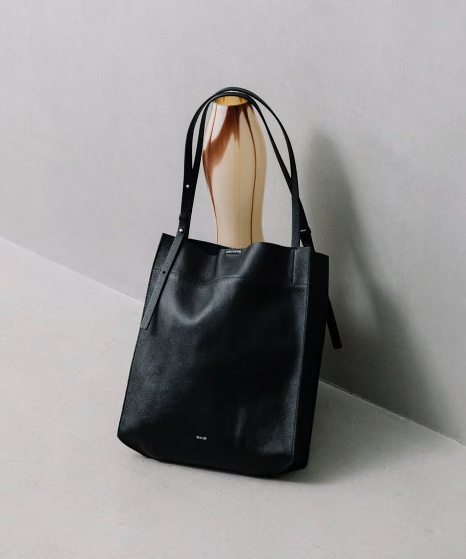【その他のブランド/Other】のBEAURE/マチ付きA4縦型トート B-23203 人気、トレンドファッション・服の通販 founy(ファニー) 　ファッション　Fashion　レディースファッション　Fashion for Women　バッグ　Bags　アクセサリー　Fashion Accessories　インナー　Innerwear　春　Spring　キャミワンピース　Cami Dress, Slip Dress　シンプル　Simple, Minimal　スウェット / スエット　Sweatshirt, Sweatwear　セットアップ　Set-Up, Coordinated Outfit　タートルネック　Turtleneck, High Neck　ティアードスカート　Tiered Skirt, Flounced Skirt　デニム　Denim, Jeans Material　フェミニン　Feminine, Girly　ポケット　Pocket, Pocket Detail　マグネット　Magnet, Magnetic Closure　メッシュ　Mesh, Net Fabric　S/S・春夏　SS, Spring/Summer, Warm Season　再入荷　Restock / Back in Stock　夏　Summer　ビジネス 仕事 通勤　Business / Work / Commuting　 other-1|ID: prp329100004566065 ipo3291000000033018152