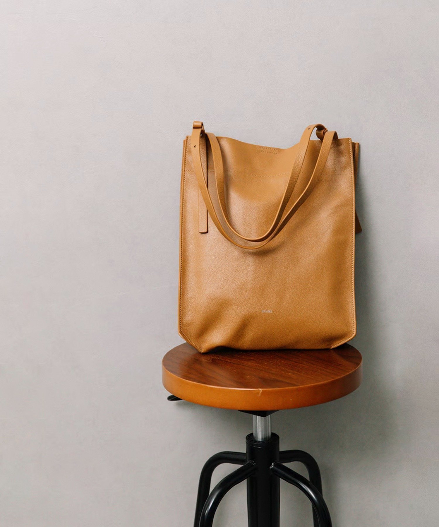 【その他のブランド/Other】のBEAURE/マチ付きA4縦型トート B-23203 インテリア・キッズ・メンズ・レディースファッション・服の通販 founy(ファニー) 　ファッション　Fashion　レディースファッション　Fashion for Women　バッグ　Bags　アクセサリー　Fashion Accessories　インナー　Innerwear　春　Spring　キャミワンピース　Cami Dress, Slip Dress　シンプル　Simple, Minimal　スウェット / スエット　Sweatshirt, Sweatwear　セットアップ　Set-Up, Coordinated Outfit　タートルネック　Turtleneck, High Neck　ティアードスカート　Tiered Skirt, Flounced Skirt　デニム　Denim, Jeans Material　フェミニン　Feminine, Girly　ポケット　Pocket, Pocket Detail　マグネット　Magnet, Magnetic Closure　メッシュ　Mesh, Net Fabric　S/S・春夏　SS, Spring/Summer, Warm Season　再入荷　Restock / Back in Stock　夏　Summer　ビジネス 仕事 通勤　Business / Work / Commuting　CML|ID: prp329100004566065 ipo3291000000033018154
