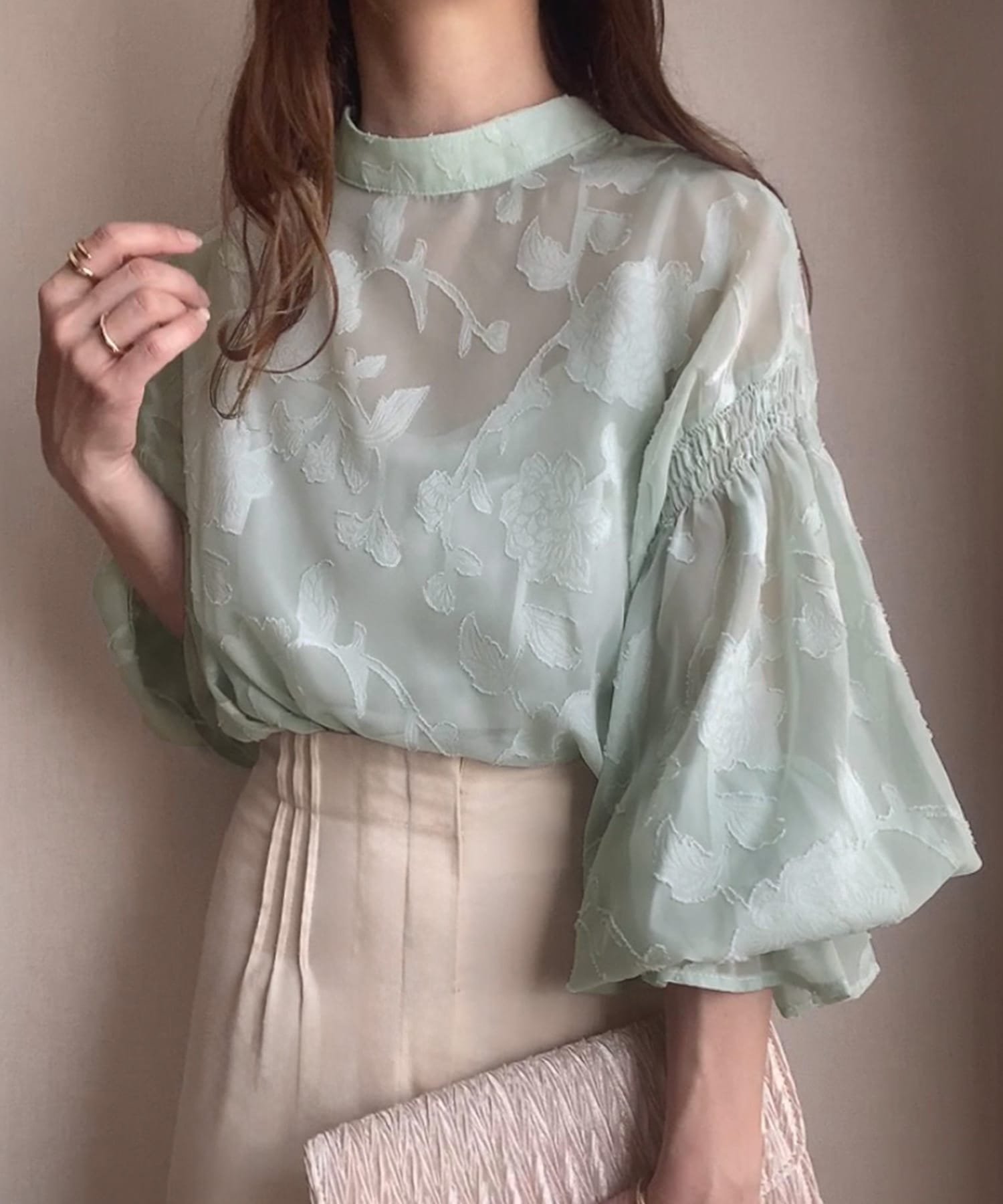 【ジュノア/JUNOAH】のFILLOU フラワージャガードシャツ インテリア・キッズ・メンズ・レディースファッション・服の通販 founy(ファニー) 　ファッション　Fashion　レディースファッション　Fashion for Women　トップス・カットソー　Cut & Sew Tops　シャツ・ブラウス・オフィスカジュアル　Elegant Blouses & Button-Ups　ライトグリーン|ID: prp329100004566110 ipo3291000000033875536