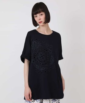 【ヒロコビス/HIROKO BIS】のカットワーク刺繍デザインTシャツ /洗濯機で洗える 人気、トレンドファッション・服の通販 founy(ファニー) ファッション Fashion レディースファッション WOMEN トップス・カットソー Tops/Tshirt シャツ/ブラウス Shirts/Blouses ロング / Tシャツ T-Shirts おすすめ Recommend ショルダー Shoulder スリット Slit ドロップ Drop フロント Front プレミアム Premium ワーク Work 洗える Washable |ID:prp329100004566201