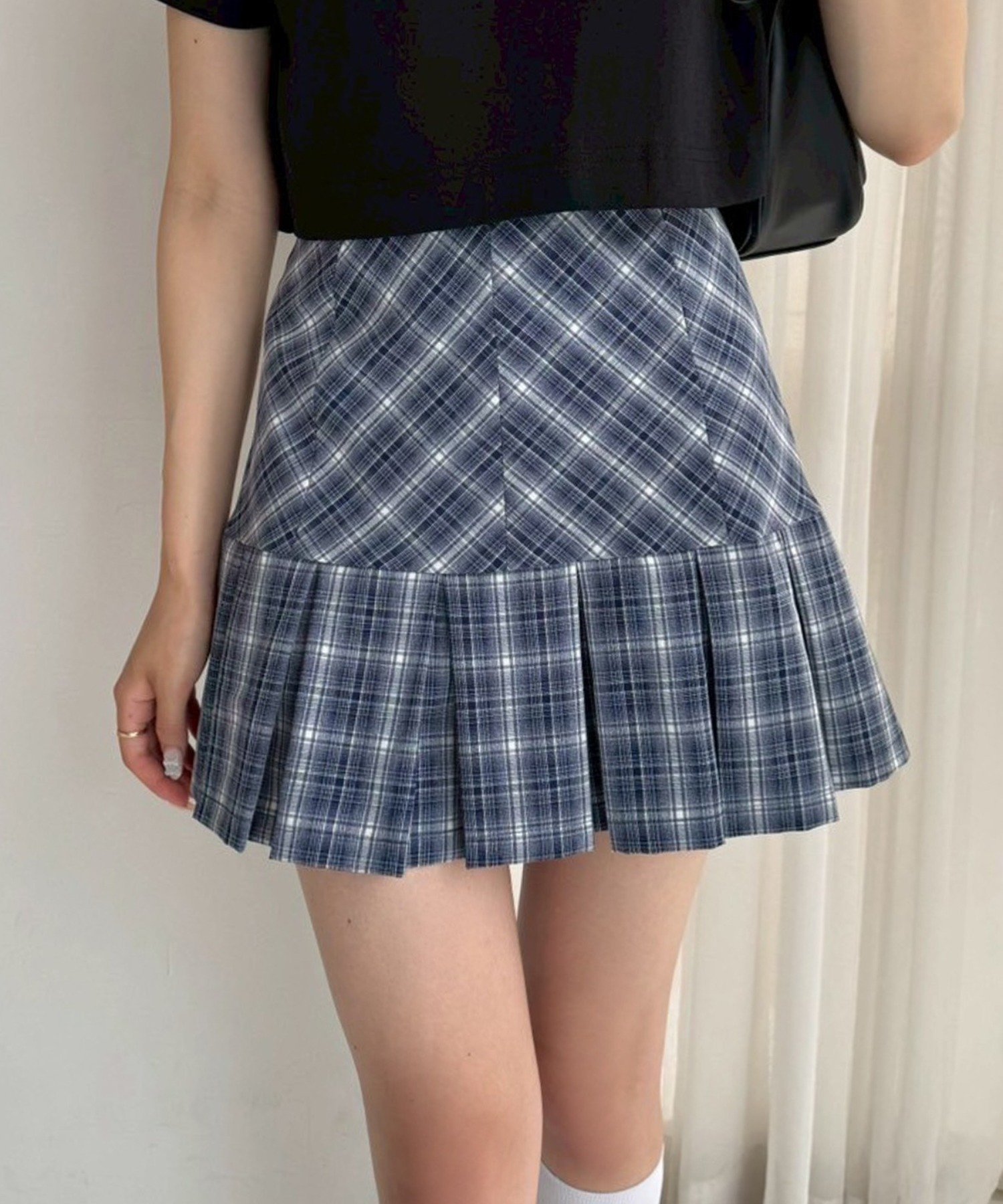 【ナイスクラップ/NICE CLAUP】のボックスプリーツ切替ミニスカート インテリア・キッズ・メンズ・レディースファッション・服の通販 founy(ファニー) 　ファッション　Fashion　レディースファッション　WOMEN　スカート　Skirt　ミニスカート　Mini Skirts　プリーツ　Pleats　ボックス　Box　ミニスカート　Mini Skirt　切替　Switching　ネイビー|ID: prp329100004566253 ipo3291000000032292914