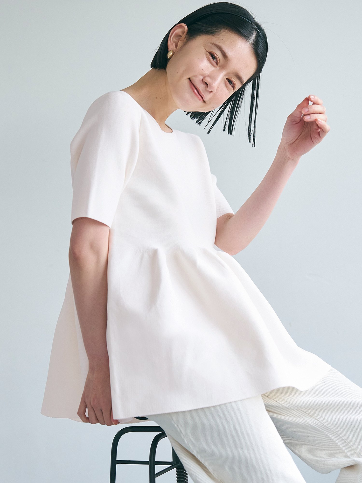 【コカ/COCA】のぺプラム半袖ニット インテリア・キッズ・メンズ・レディースファッション・服の通販 founy(ファニー) 　ファッション　Fashion　レディースファッション　Fashion for Women　トップス・カットソー　Cut & Sew Tops　ニット　Knit Tops & Sweaters　シンプル　Simple, Minimal　ストレート　Straight, Straight Cut　デニム　Denim, Jeans Material　バランス　Balance, Style Balance　フェミニン　Feminine, Girly　ペプラム　Peplum, Flared Hem　ポケット　Pocket, Pocket Detail　半袖　Short Sleeve, Half Sleeve　White|ID: prp329100004566268 ipo3291000000033030635