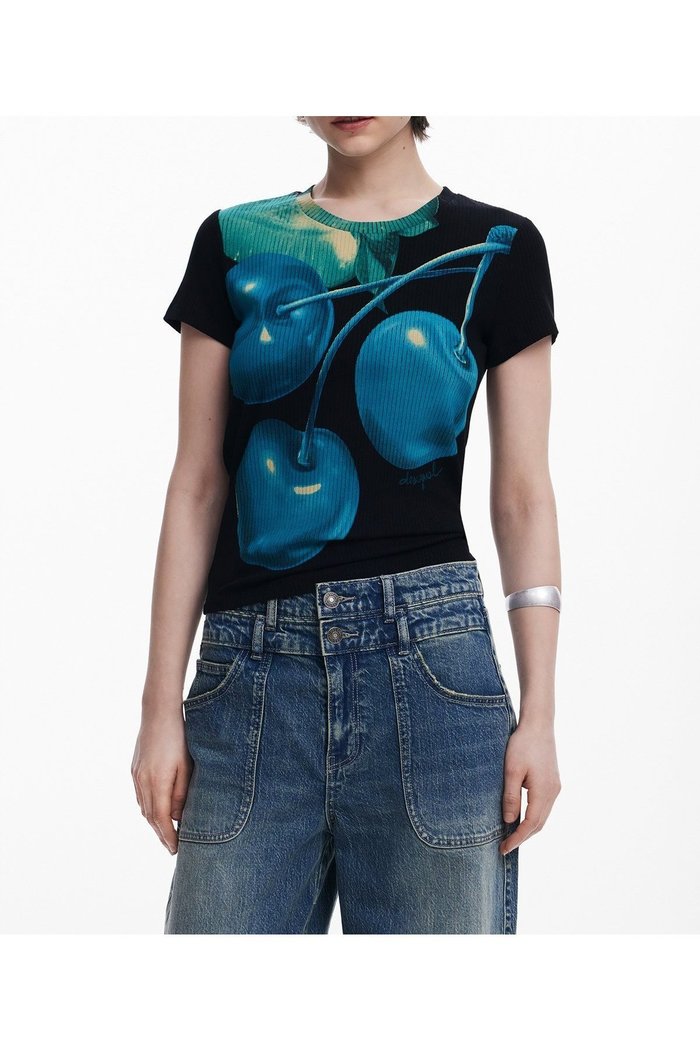 【デシグアル/Desigual】のTSSWEET Tシャツショートスリーブ インテリア・キッズ・メンズ・レディースファッション・服の通販 founy(ファニー) https://founy.com/ ファッション Fashion レディースファッション WOMEN トップス・カットソー Tops/Tshirt シャツ/ブラウス Shirts/Blouses ロング / Tシャツ T-Shirts カラフル Colorful シューズ Shoes ショート Short スリーブ Sleeve デニム Denim パターン Pattern パッチワーク Patchwork プリント Print メンズ Mens |ID: prp329100004566272 ipo3291000000032293128