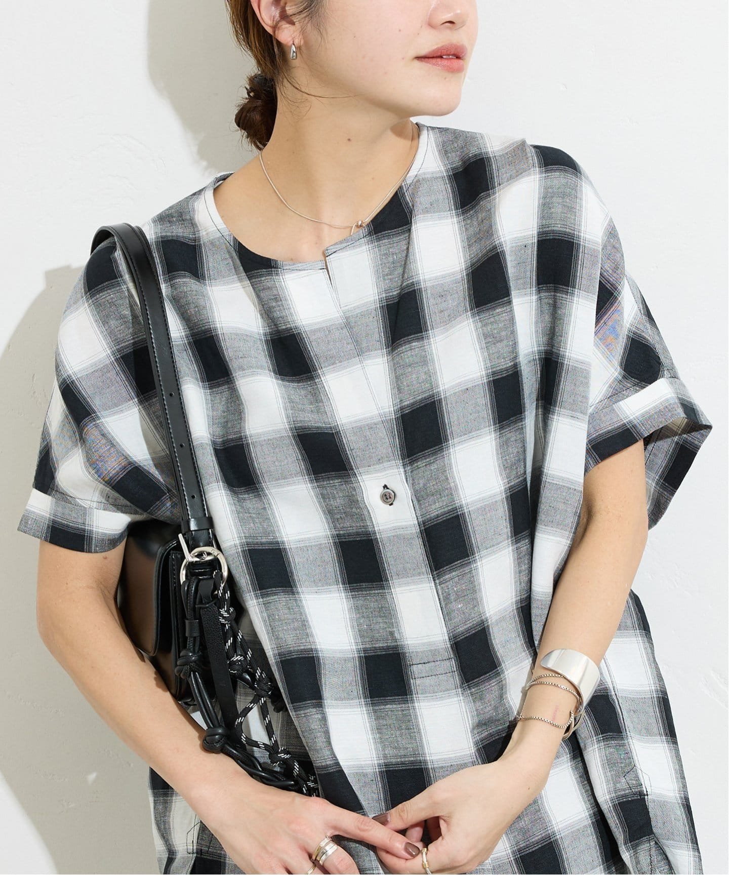 【ジャーナルスタンダード/JOURNAL STANDARD】のレーヨン麻ノーカラーブラウス インテリア・キッズ・メンズ・レディースファッション・服の通販 founy(ファニー) 　ファッション　Fashion　レディースファッション　WOMEN　トップス・カットソー　Tops/Tshirt　シャツ/ブラウス　Shirts/Blouses　2025年　2025　2025春夏・S/S　Ss,Spring/Summer,2025　おすすめ　Recommend　スキッパー　Skipper　セットアップ　Set Up　人気　Popularity　夏　Summer　定番　Standard　ブラック|ID: prp329100004566444 ipo3291000000032294457