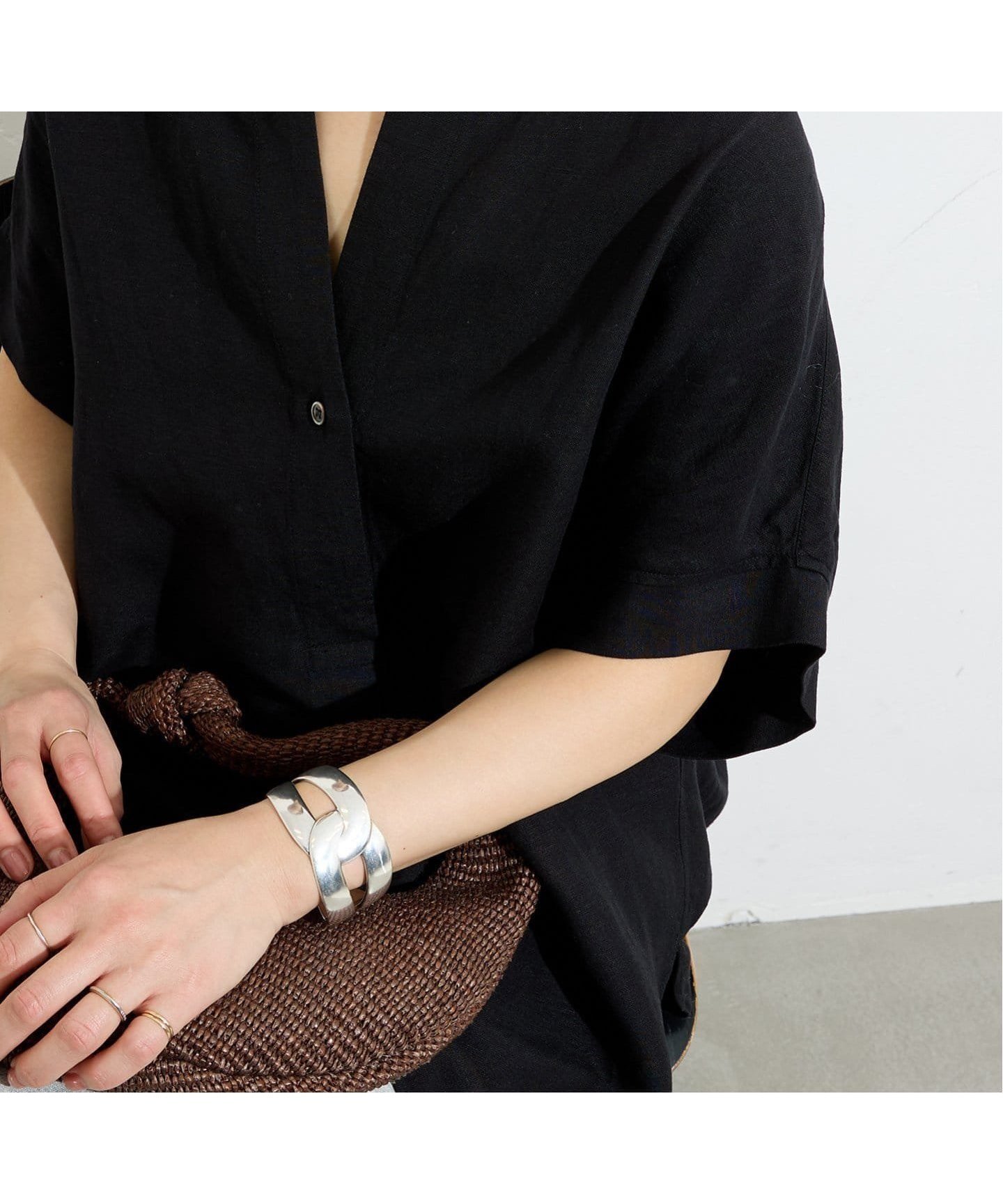 【ジャーナルスタンダード/JOURNAL STANDARD】のレーヨン麻ノーカラーブラウス インテリア・キッズ・メンズ・レディースファッション・服の通販 founy(ファニー) 　ファッション　Fashion　レディースファッション　WOMEN　トップス・カットソー　Tops/Tshirt　シャツ/ブラウス　Shirts/Blouses　2025年　2025　2025春夏・S/S　Ss,Spring/Summer,2025　おすすめ　Recommend　スキッパー　Skipper　セットアップ　Set Up　人気　Popularity　夏　Summer　定番　Standard　ブラック B|ID: prp329100004566444 ipo3291000000032294458