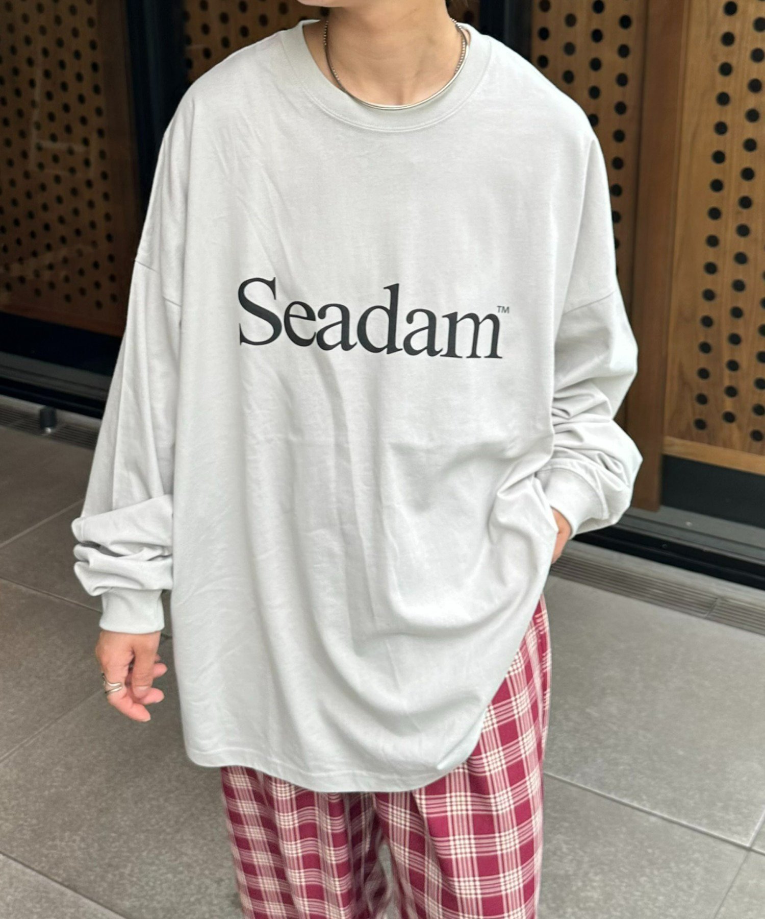 【チャオパニックティピー/CIAOPANIC TYPY】のUNISEX ロゴプリントビッグシルエットロンTEE インテリア・キッズ・メンズ・レディースファッション・服の通販 founy(ファニー) 　ファッション　Fashion　レディースファッション　WOMEN　トップス・カットソー　Tops/Tshirt　ロング / Tシャツ　T-Shirts　インナー　Inner　カットソー　Cut And Sew　カーゴパンツ　Cargo Pants　スタイリッシュ　Stylish　スラックス　Slacks　デニム　Denim　トレンド　Trend　フロント　Front　プリント　Print　ユニセックス　Unisex　リアル　Real　再入荷　Restock/Back In Stock/Re Arrival　おすすめ　Recommend　グレーその他1|ID: prp329100004566562 ipo3291000000032295385