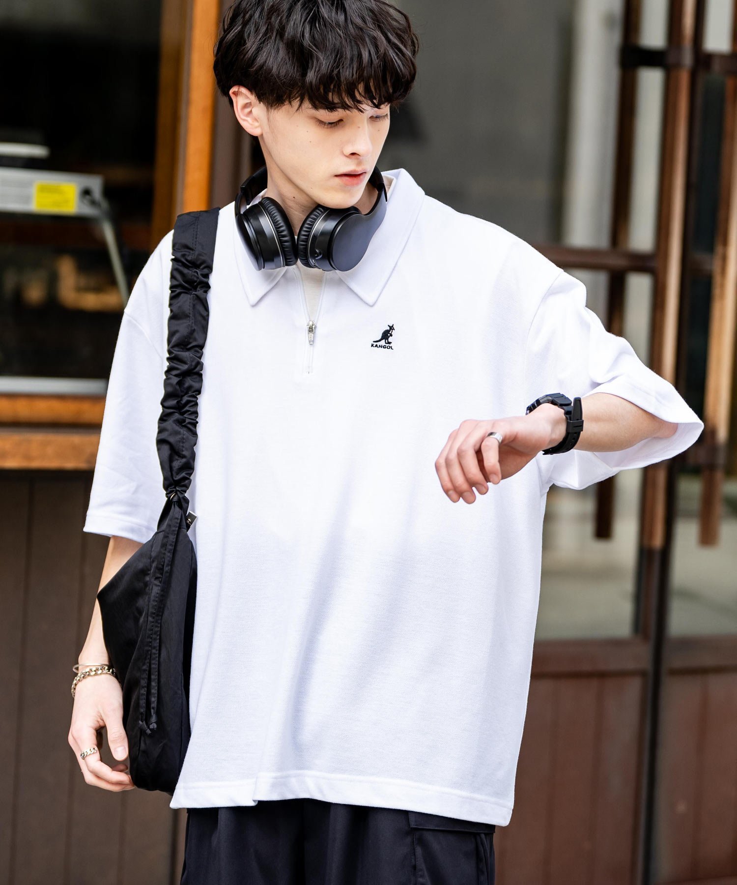 【ロッキーモンロー/Rocky Monroe】のKANGOL 別注コラボ 鹿の子ワンポイント刺繍半袖ハーフジップポロシャツ インテリア・キッズ・メンズ・レディースファッション・服の通販 founy(ファニー) 　ファッション　Fashion　レディースファッション　WOMEN　トップス・カットソー　Tops/Tshirt　シャツ/ブラウス　Shirts/Blouses　ポロシャツ　Polo Shirts　アウトドア　Outdoor　コラボ　Collaboration　鹿の子　Pique　ジップ　Zip　スポーティ　Sporty　トレンド　Trend　人気　Popularity　別注　Special Order　半袖　Short Sleeve　メンズ　Mens　無地　Plain Color　リラックス　Relax　ワイド　Wide　ワンポイント　One Point　おすすめ　Recommend　エレガント 上品　Elegant　ホワイト|ID: prp329100004566563 ipo3291000000032295395