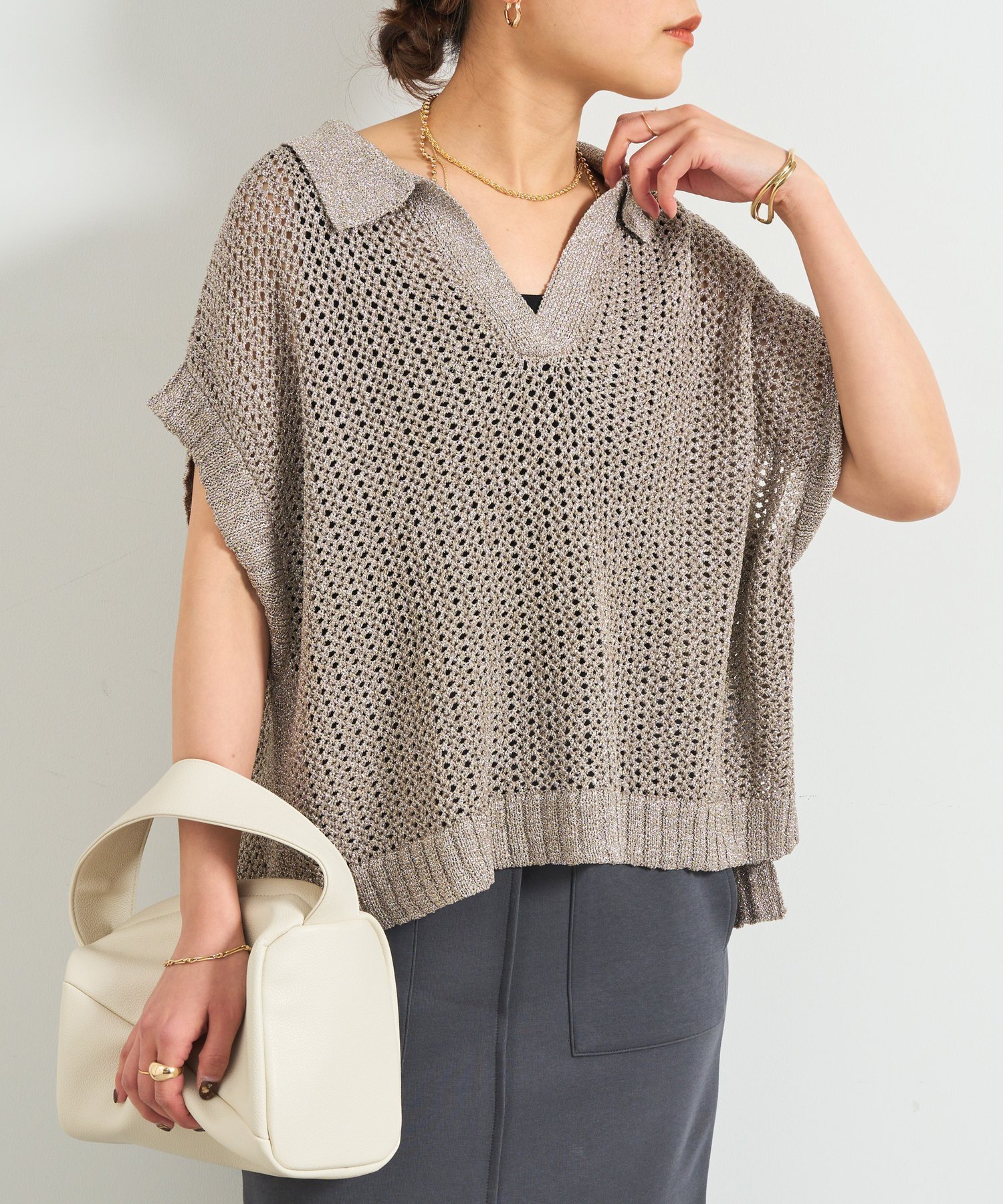 【アンディコール/un dix cors】のグリッターポロニットベスト インテリア・キッズ・メンズ・レディースファッション・服の通販 founy(ファニー) 　ファッション　Fashion　レディースファッション　WOMEN　アウター　Coat Outerwear　トップス・カットソー　Tops/Tshirt　ニット　Knit Tops　ベスト/ジレ　Gilets/Vests　ウェーブ　Wave　コンパクト　Compact　ストレート　Straight　スリーブ　Sleeve　バランス　Balance　フレンチ　French　ベスト　Vest　ポケット　Pocket　おすすめ　Recommend　グレージュ|ID: prp329100004566646 ipo3291000000032296031