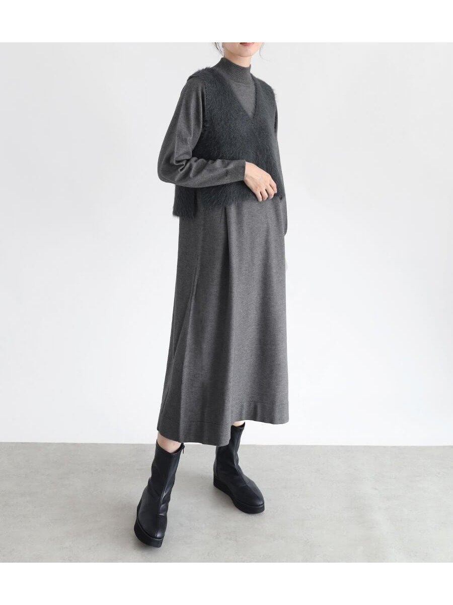 【ラシュッド/LASUD】のシャギーベスト×ニットワンピース インテリア・キッズ・メンズ・レディースファッション・服の通販 founy(ファニー) 　ファッション　Fashion　レディースファッション　WOMEN　アウター　Coat Outerwear　ワンピース　Dress　ニットワンピース　Knit Dresses　コンパクト　Compact　トレンド　Trend　バランス　Balance　ベスト　Vest　ベーシック　Basic　今季　This Season　チャコールグレー|ID: prp329100004566886 ipo3291000000032299042