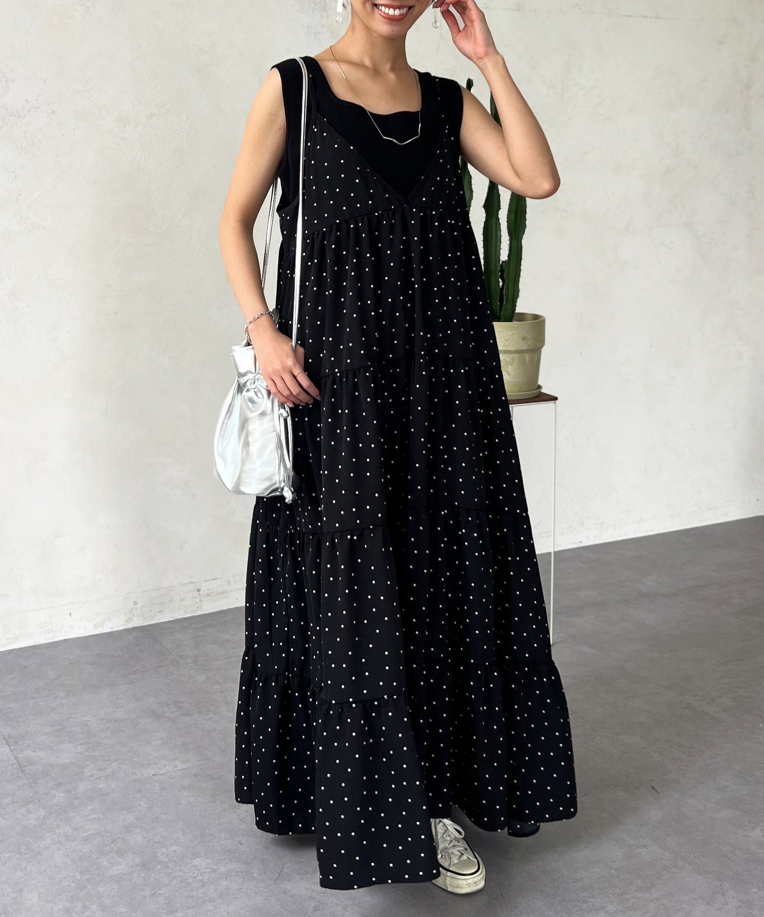【シェトワ/Chez toi】のドットキャミワンピース インテリア・キッズ・メンズ・レディースファッション・服の通販 founy(ファニー) 　ファッション　Fashion　レディースファッション　Fashion for Women　ワンピース　Dresses　キャミソールワンピース　Camisole Dresses　カーディガン　Cardigan, Knitwear　キャミワンピース　Cami Dress, Slip Dress　ギャザー　Gathered, Ruffled　巾着　Drawstring Bag, Kinchaku　ショルダー　Shoulder, Shoulder Strap　シンプル　Simple, Minimal　ドット　Polka Dot, Dot Pattern　リブニット　Rib Knit, Ribbed Knit　リラックス　Relax, Relaxed Fit　ロング　Long, Long-Length　プチプライス・低価格　Affordable / Budget Price　おすすめ　Recommended / Our Picks　ブラック|ID: prp329100004566939 ipo3291000000032736194