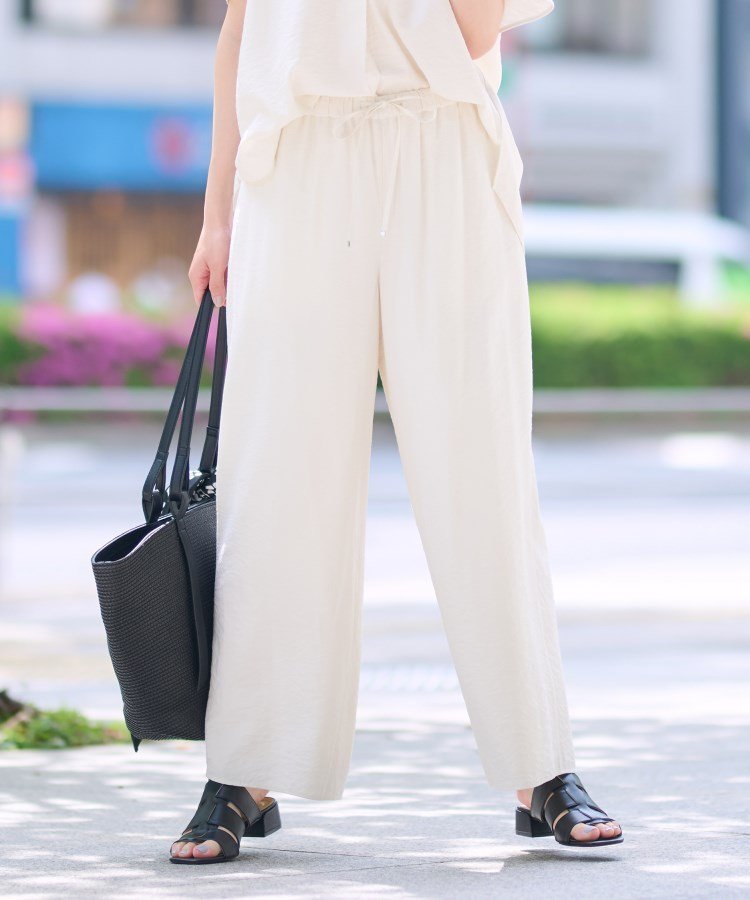 【インディヴィ/INDIVI】の【洗える/UVケア/SETUP可能】ドロストワイドパンツ インテリア・キッズ・メンズ・レディースファッション・服の通販 founy(ファニー) 　ファッション　Fashion　レディースファッション　WOMEN　セットアップ　Setup　パンツ　Pants　おすすめ　Recommend　とろみ　Thickness　シューズ　Shoes　シルク　Silk　シンプル　Simple　ジャケット　Jacket　セットアップ　Set Up　ツイル　Twill　バランス　Balance　フラット　Flat　ベーシック　Basic　ポケット　Pocket　リラックス　Relax　ワイド　Wide　ヴィンテージ　Vintage　エレガント 上品　Elegant　洗える　Washable　アイボリー|ID: prp329100004566947 ipo3291000000032299456
