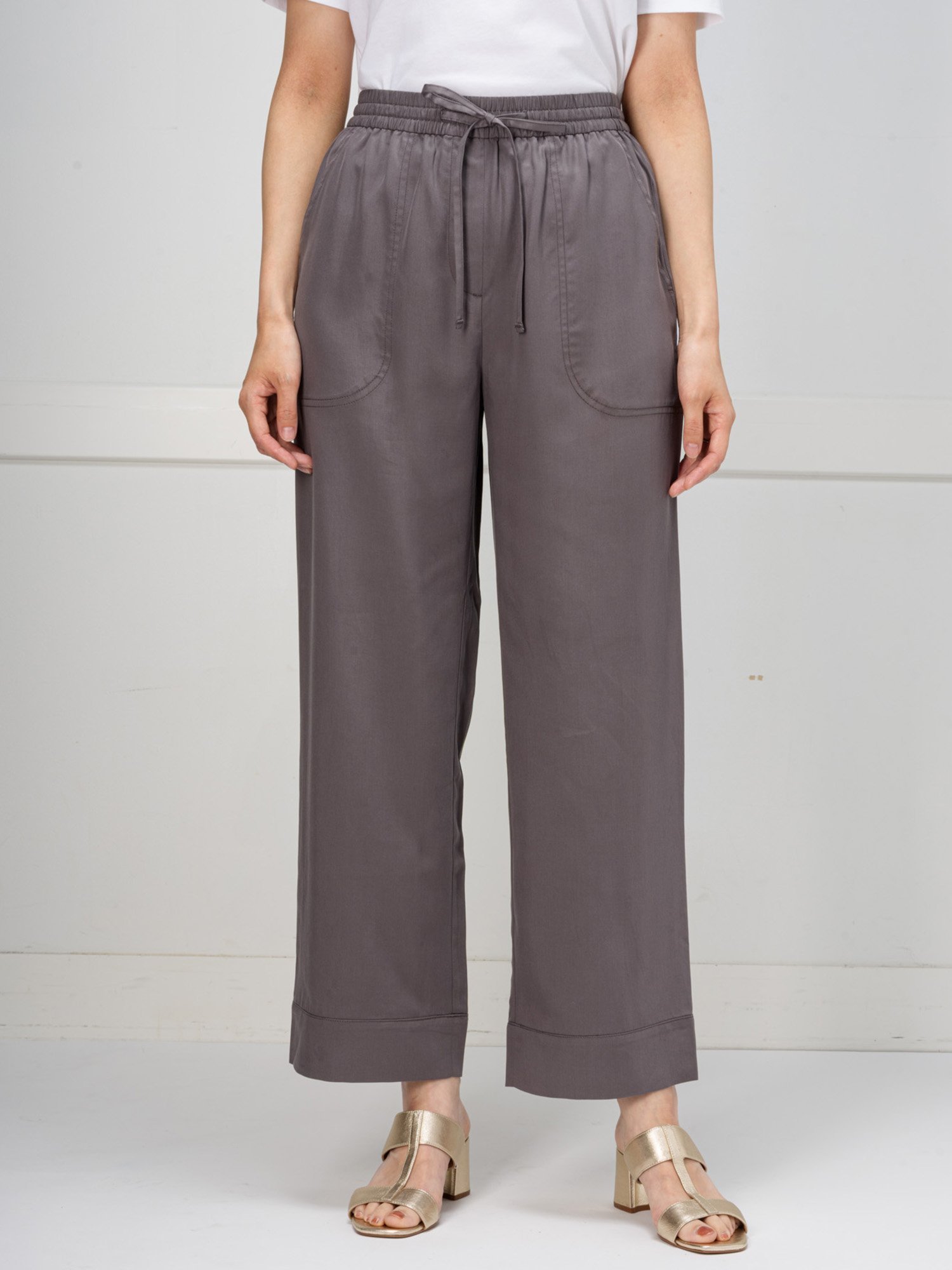 【バナナリパブリック ファクトリーストア/BANANA REPUBLIC FACTORY STORE】のBANANA REPUBLIC FACTORY STORE ストレート テンセル プルオンパンツ インテリア・キッズ・メンズ・レディースファッション・服の通販 founy(ファニー) 　ファッション　Fashion　レディースファッション　WOMEN　パンツ　Pants　ストレート　Straight　ドレープ　Drape　フィット　Fit　ロング　Long　エレガント 上品　Elegant　PEPPER_GREY|ID: prp329100004566969 ipo3291000000032299694