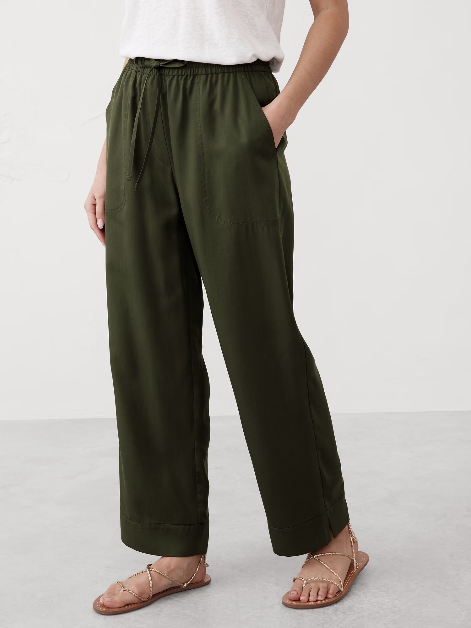 【バナナリパブリック ファクトリーストア/BANANA REPUBLIC FACTORY STORE】のBANANA REPUBLIC FACTORY STORE ストレート テンセル プルオンパンツ インテリア・キッズ・メンズ・レディースファッション・服の通販 founy(ファニー) 　ファッション　Fashion　レディースファッション　WOMEN　パンツ　Pants　ストレート　Straight　ドレープ　Drape　フィット　Fit　ロング　Long　エレガント 上品　Elegant　STEEL GREEN GLOBAL|ID: prp329100004566969 ipo3291000000032299698