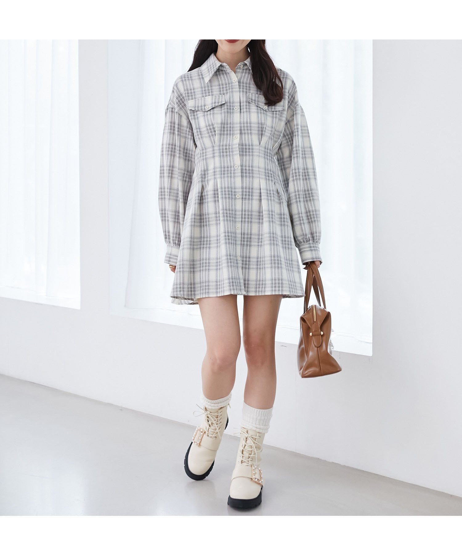 【マジェスティック レゴン/MAJESTIC LEGON】のバックレースアップミニシャツワンピ インテリア・キッズ・メンズ・レディースファッション・服の通販 founy(ファニー) 　ファッション　Fashion　レディースファッション　WOMEN　ワンピース　Dress　シャツワンピース　Shirt Dresses　おすすめ　Recommend　シャツワンピ　Shirt Dress　ショート　Short　ダウン　Down　フェイク　Fake　フェミニン　Feminine　フラップ　Flap　フレア　Flare　レース　Race　再入荷　Restock/Back In Stock/Re Arrival　アイボリー柄|ID: prp329100004566983 ipo3291000000032299783