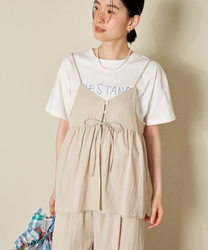 【フリークスストア/FREAK'S STORE】の接触冷感/吸水速乾/抗ピリング/マシーンウォッシャブル SUMMERCOOL リボン付き キャミソール セットアップ/ビスチェ セットアップ 25SS インテリア・キッズ・メンズ・レディースファッション・服の通販 founy(ファニー) 　ファッション　Fashion　レディースファッション　Fashion for Women　トップス・カットソー　Cut & Sew Tops　キャミソール&ノースリーブ　Camisoles & Sleeveless Tops　ビスチェ　Bustiers & Corset Tops / Layered Bustier Style　2025年　2025　2025春夏・S/S　Spring/Summer 2025 SS25　キャミソール　Camisole, Spaghetti Strap Top　サロペット　Overalls, Salopette　ジャケット　Jacket, Outerwear　セットアップ　Set-Up, Coordinated Outfit　ビスチェ　Bustier, Corset Top　リボン　Ribbon, Bow　ワイド　Wide, Wide Fit　ワッシャー　Washer, Crinkled Finish　切替　Switching, Contrast Panel　吸水　Absorbent, Quick-Dry　夏　Summer　S/S・春夏　SS, Spring/Summer, Warm Season　ベージュ|ID: prp329100004567164 ipo3291000000032743897