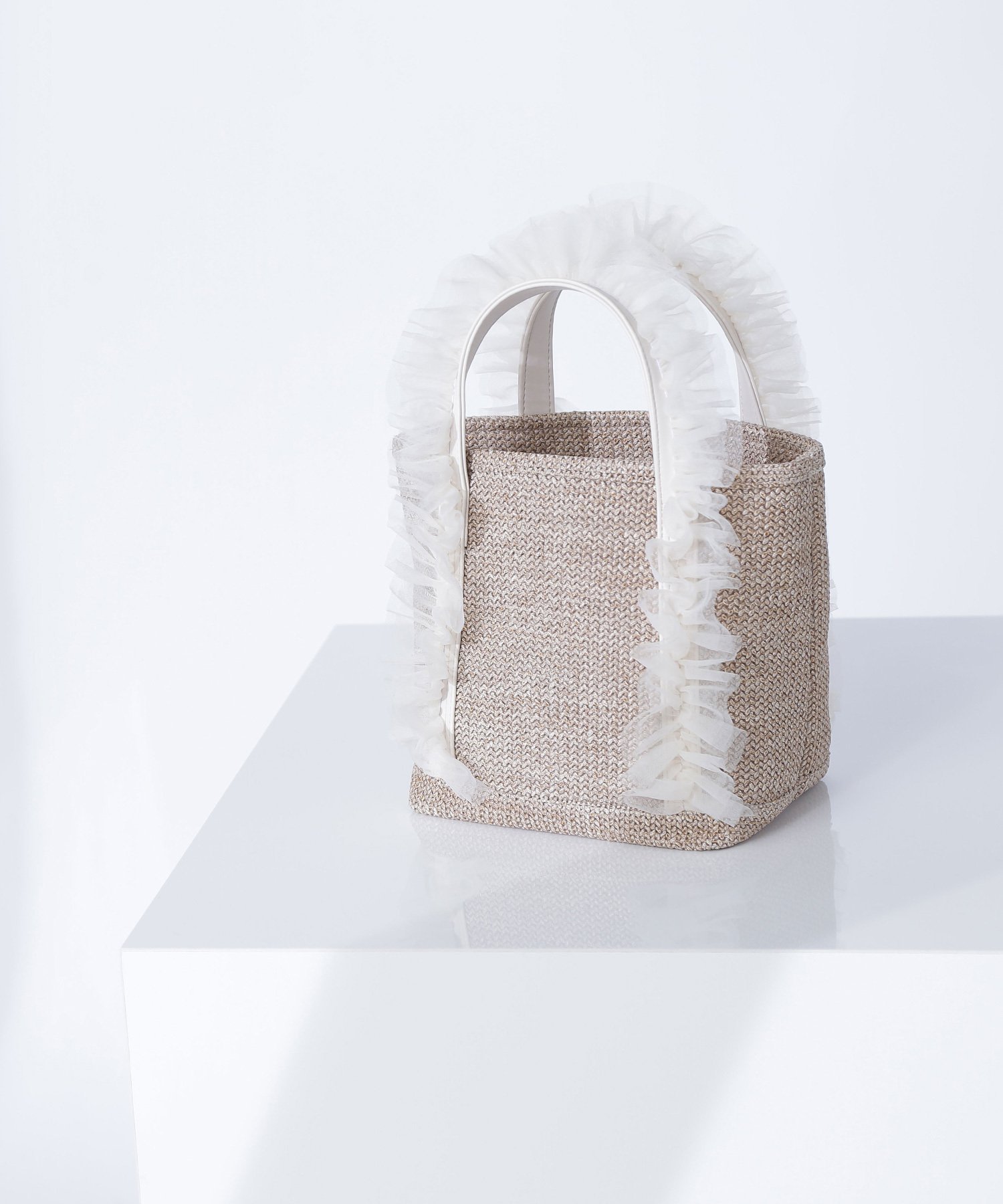 【ナチュラル ビューティー ベーシック/NATURAL BEAUTY BASIC】のPPフリフリハンドルトートバッグ インテリア・キッズ・メンズ・レディースファッション・服の通販 founy(ファニー) 　ファッション　Fashion　レディースファッション　WOMEN　バッグ　Bag　チュール　Tulle　トレンド　Trend　バレエ　Ballet　フラット　Flat　フリル　Frills　ポーチ　Pouch　夏　Summer　ベージュ|ID: prp329100004567210 ipo3291000000032302502