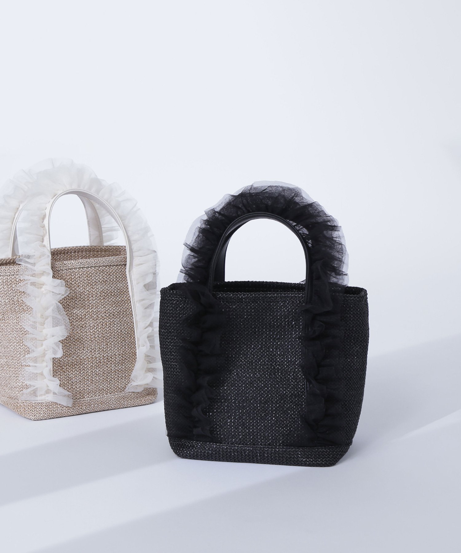【ナチュラル ビューティー ベーシック/NATURAL BEAUTY BASIC】のPPフリフリハンドルトートバッグ インテリア・キッズ・メンズ・レディースファッション・服の通販 founy(ファニー) 　ファッション　Fashion　レディースファッション　WOMEN　バッグ　Bag　チュール　Tulle　トレンド　Trend　バレエ　Ballet　フラット　Flat　フリル　Frills　ポーチ　Pouch　夏　Summer　クロ|ID: prp329100004567210 ipo3291000000032302503