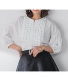 【ビアッジョブルー/Viaggio Blu】のフロントフリルブラウス≪洗濯機で洗える≫ ホワイト|ID: prp329100004567217 ipo3291000000032302597