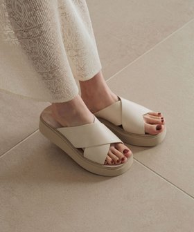 【ローリーズファーム/LOWRYS FARM】のカンドウフィットクロスサンダル 人気、トレンドファッション・服の通販 founy(ファニー) ファッション Fashion レディースファッション WOMEN サンダル Sandals シンプル Simple フィット Fit 楽ちん Easy |ID:prp329100004567229