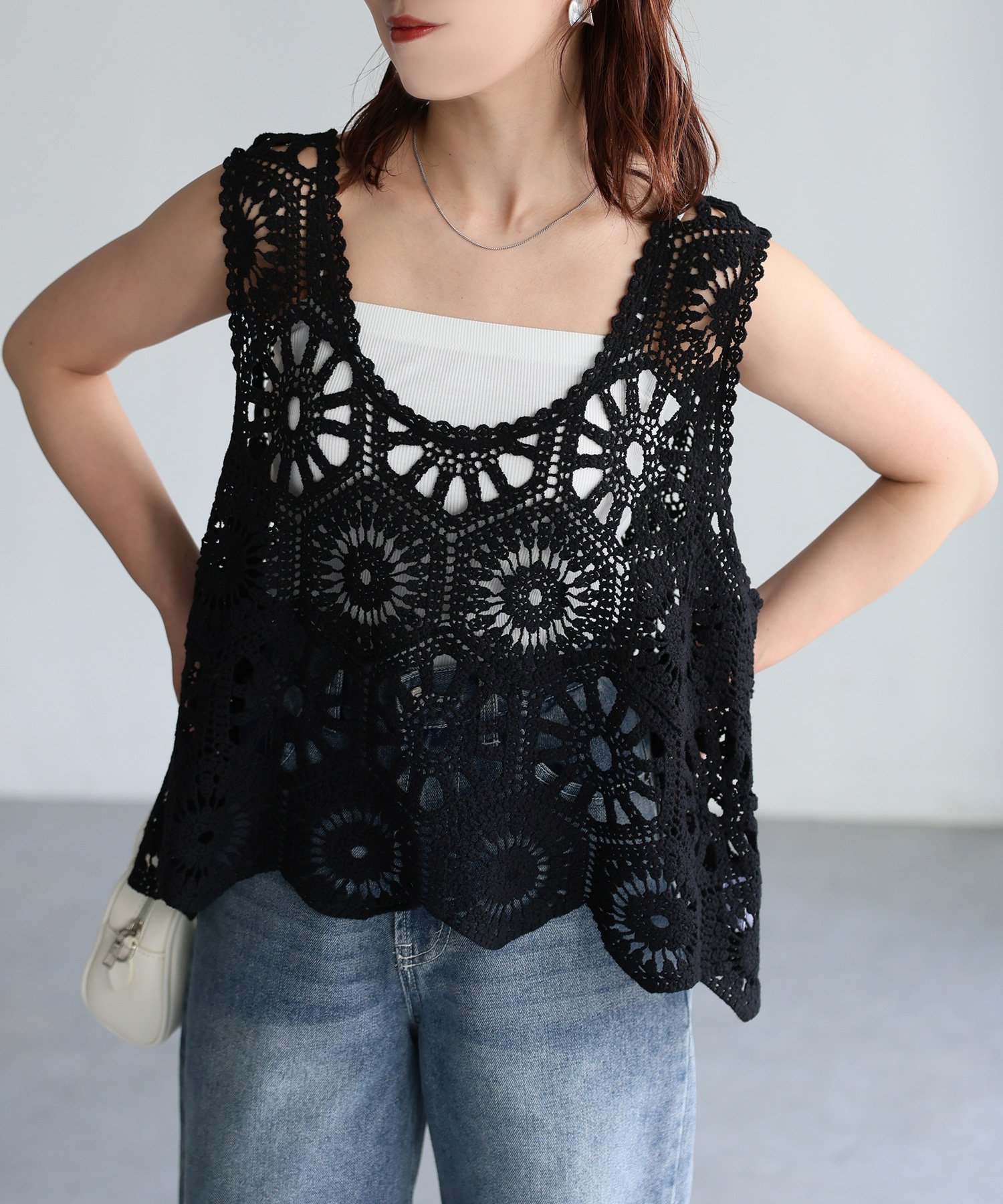 【リベリー/Riberry】のUネックかぎ針編みクロシェベスト 人気、トレンドファッション・服の通販 founy(ファニー) 　ファッション　Fashion　レディースファッション　WOMEN　アウター　Coat Outerwear　トップス・カットソー　Tops/Tshirt　ベスト/ジレ　Gilets/Vests　オリエンタル　Oriental　春　Spring　かぎ針　Crochet　キャミソール　Camisole　今季　This Season　スラックス　Slacks　透かし　Watermark　タンク　Tank　デニム　Denim　定番　Standard　手編み　Hand Knitting　フラワー　Flower　ベスト　Vest　ボトム　Bottom　マーメイド　Mermaid　レース　Race　夏　Summer　 other-1|ID: prp329100004567263 ipo3291000000032303179
