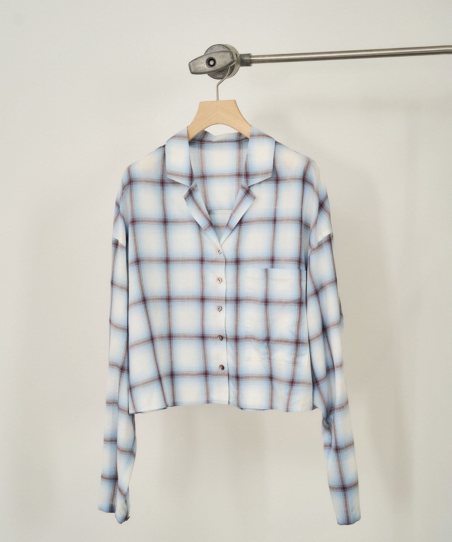 【サロン アダム エ ロペ/SALON adam et rope'】のオンブレチェッククロップドオープンカラーシャツ インテリア・キッズ・メンズ・レディースファッション・服の通販 founy(ファニー) 　ファッション　Fashion　レディースファッション　Ladies' Fashion Online　トップス・カットソー　Tops/Tshirt　シャツ/ブラウス　Shirts/Blouses　クロップド　Cropped　シンプル　Simple　タンク　Tank　ノースリーブ　No Sleeve　バランス　Balance　ポケット　Pocket　無地　Plain Color　ロング　Long　ワイド　Wide　エレガント 上品　Elegant　ブルー系(45)|ID: prp329100004567336 ipo3291000000032628451